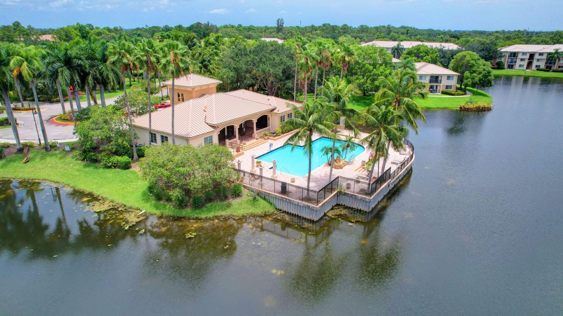300 Crestwood #307, Royal Palm Beach FL 33411