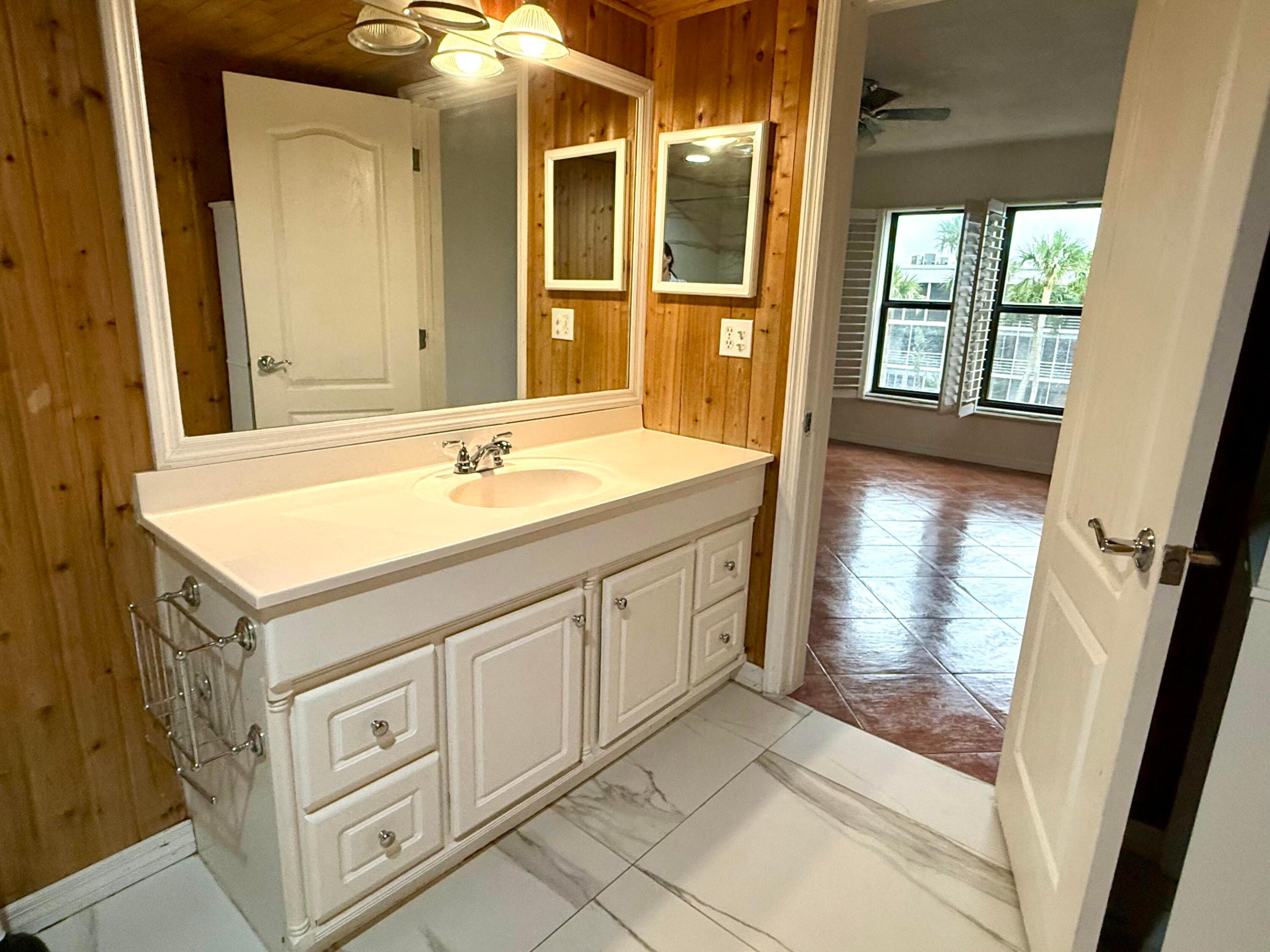 896 N Federal #325, Lantana FL 33462