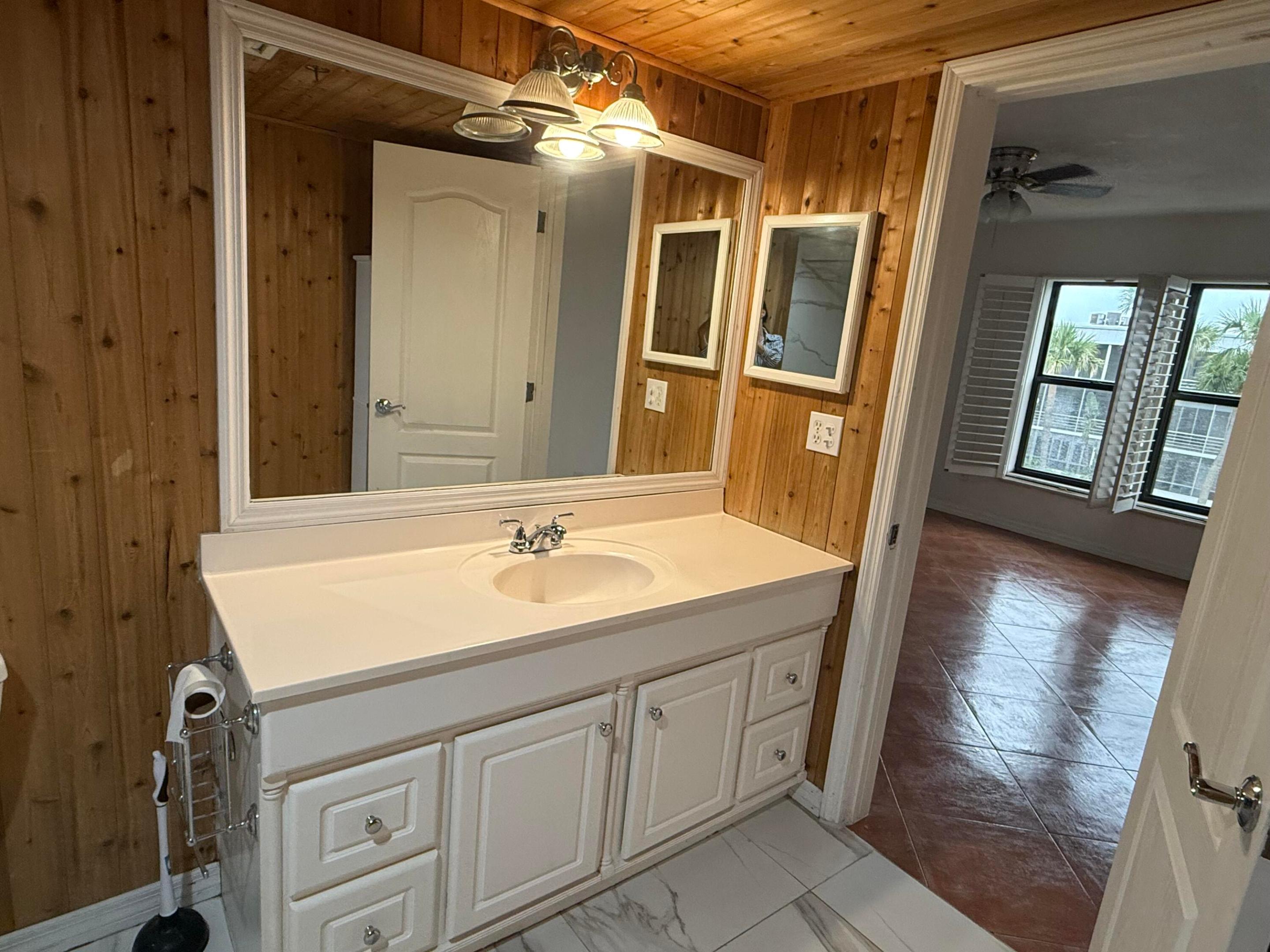 896 N Federal #325, Lantana FL 33462