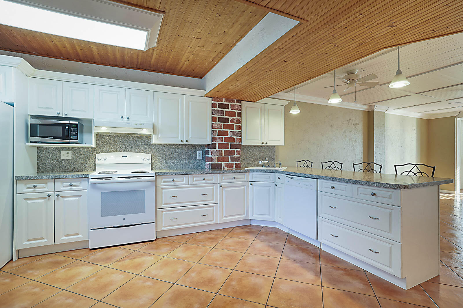 896 N Federal #325, Lantana FL 33462