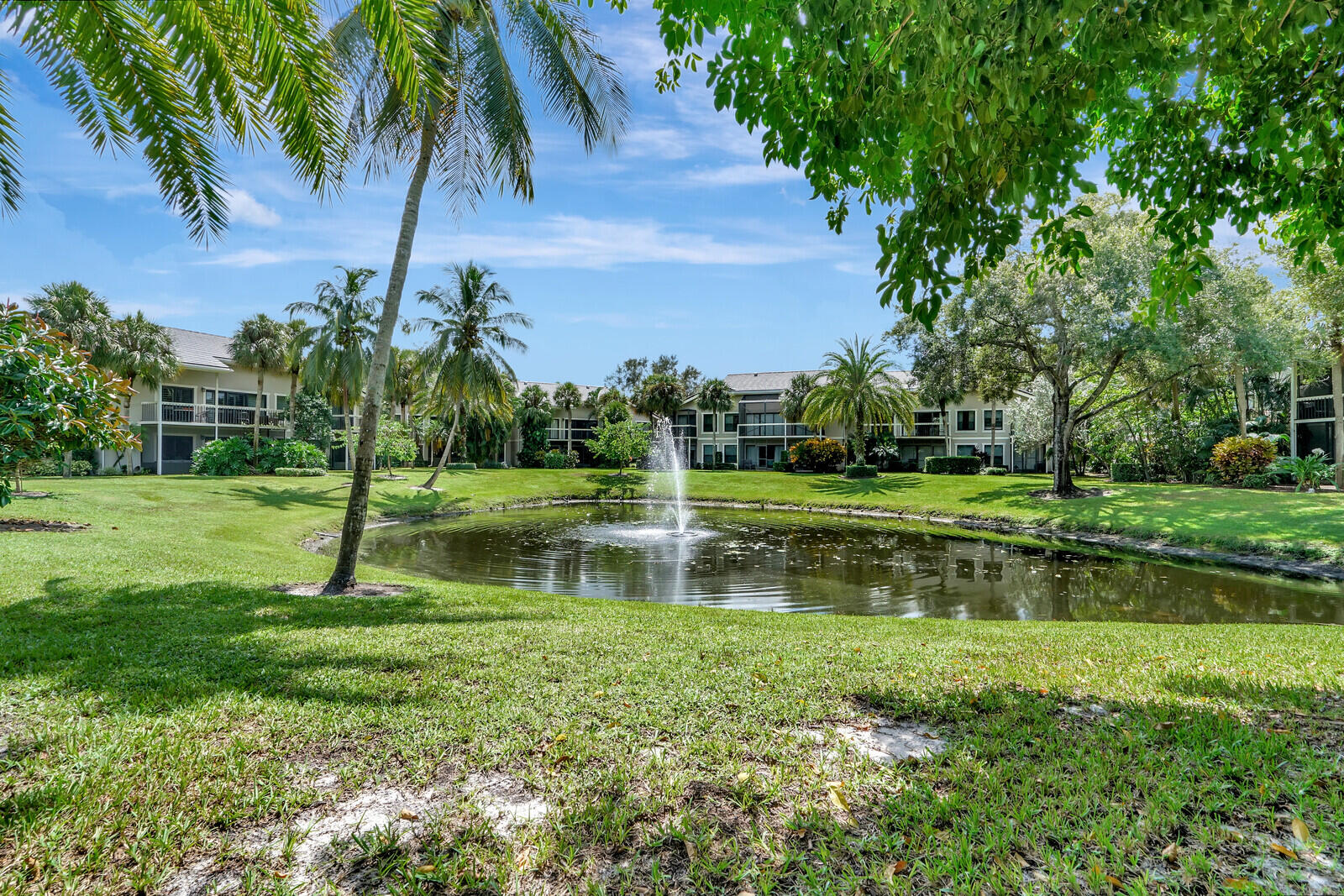 11863 Wimbledon #425, Wellington FL 33414