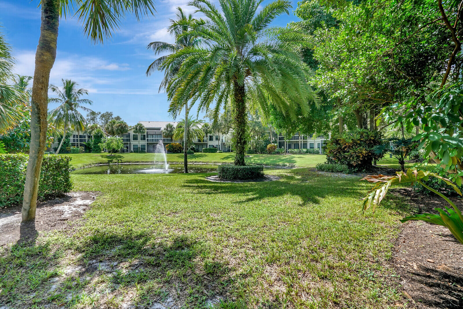 11863 Wimbledon #425, Wellington FL 33414