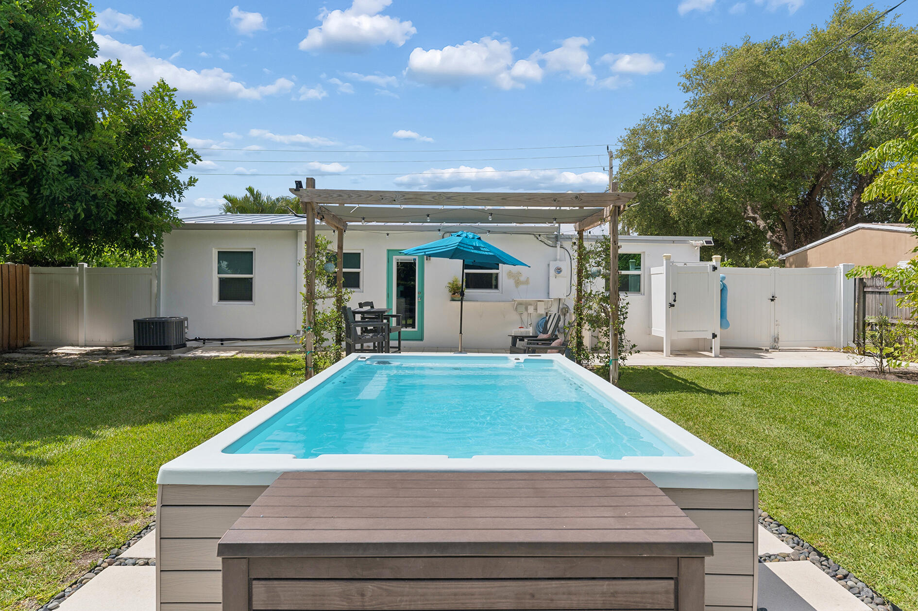 127 SW 10th, Boynton Beach FL 33435