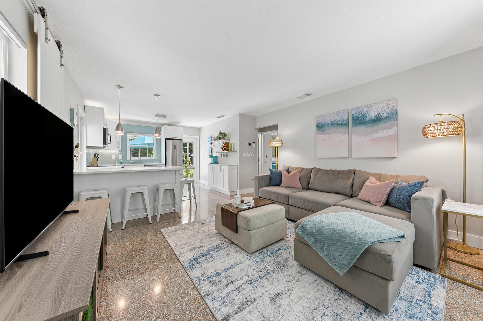 127 SW 10th, Boynton Beach FL 33435