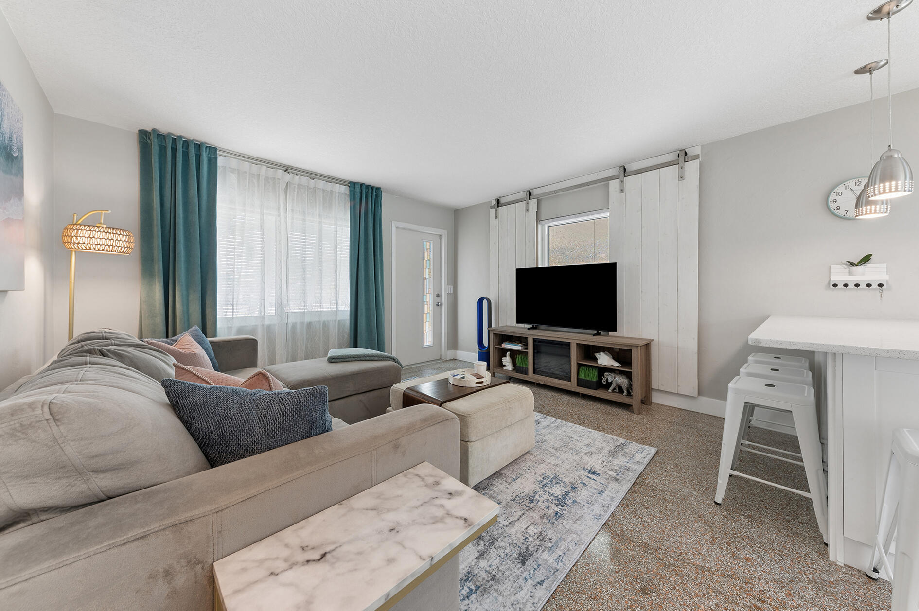 127 SW 10th, Boynton Beach FL 33435