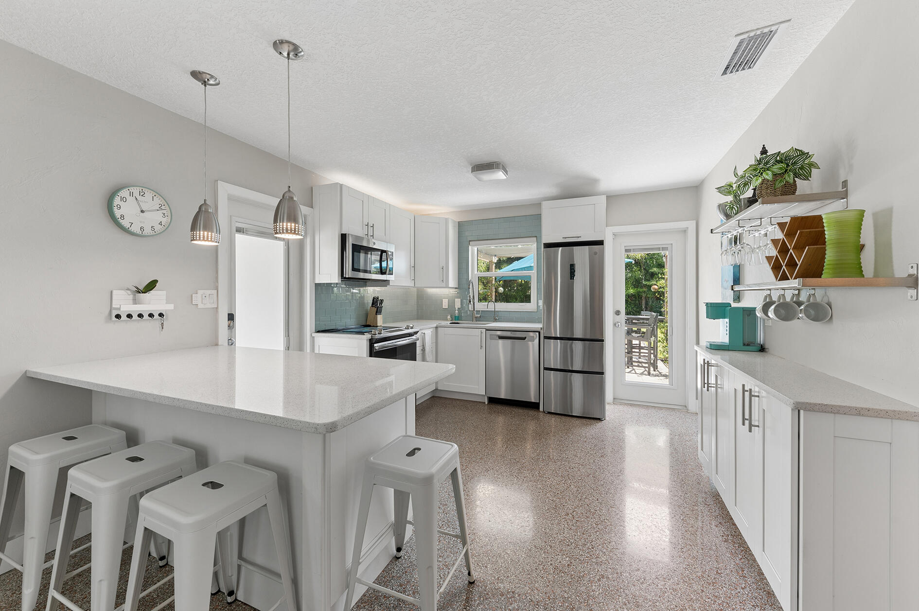 127 SW 10th, Boynton Beach FL 33435