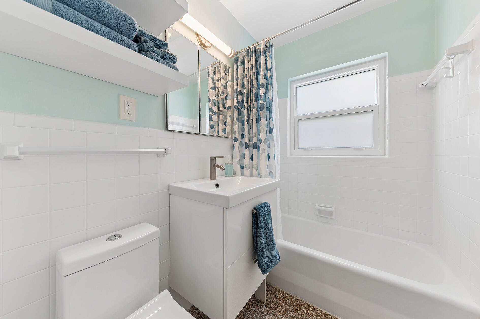 127 SW 10th, Boynton Beach FL 33435