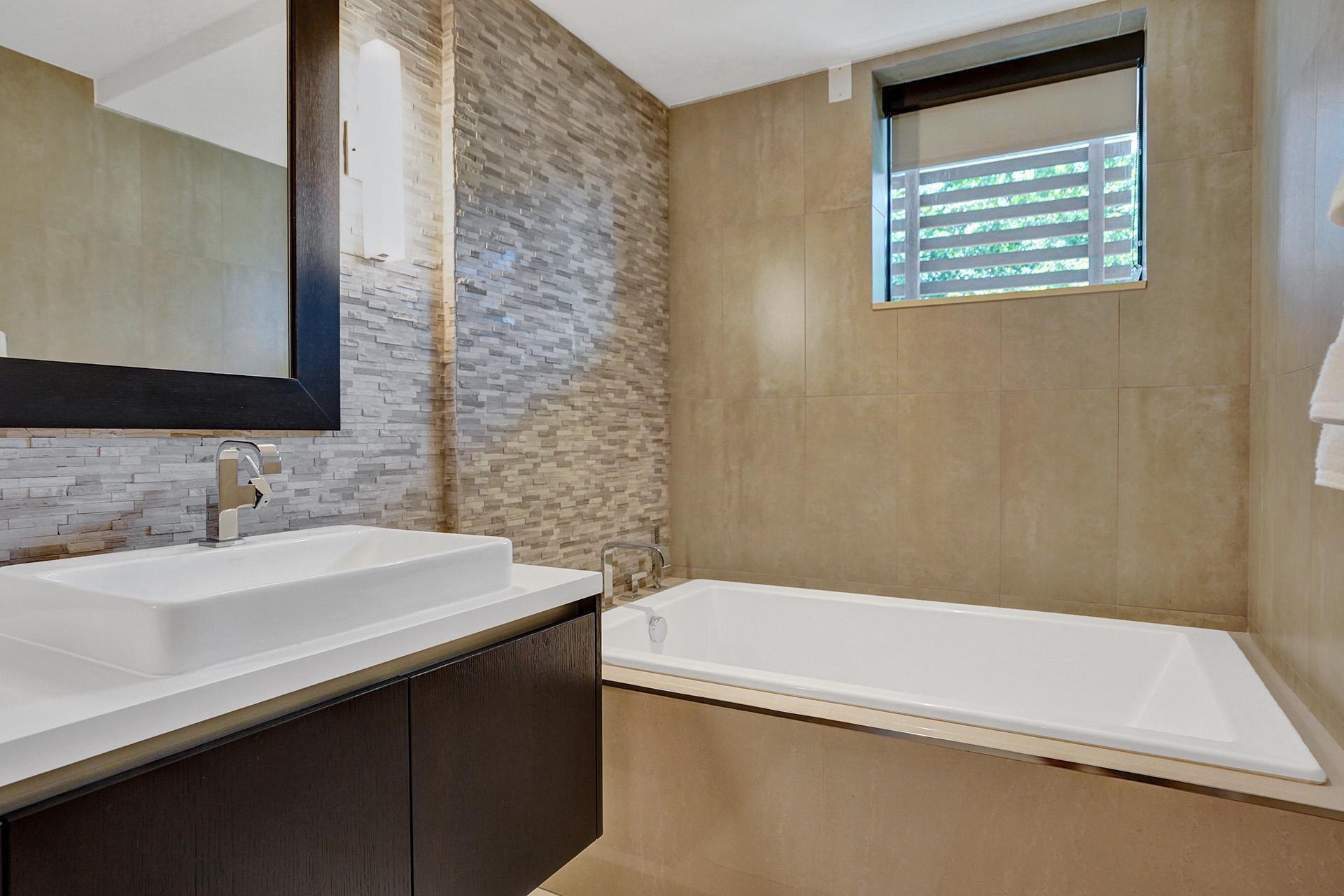 3040 N Ocean #N205, Fort Lauderdale FL 33308