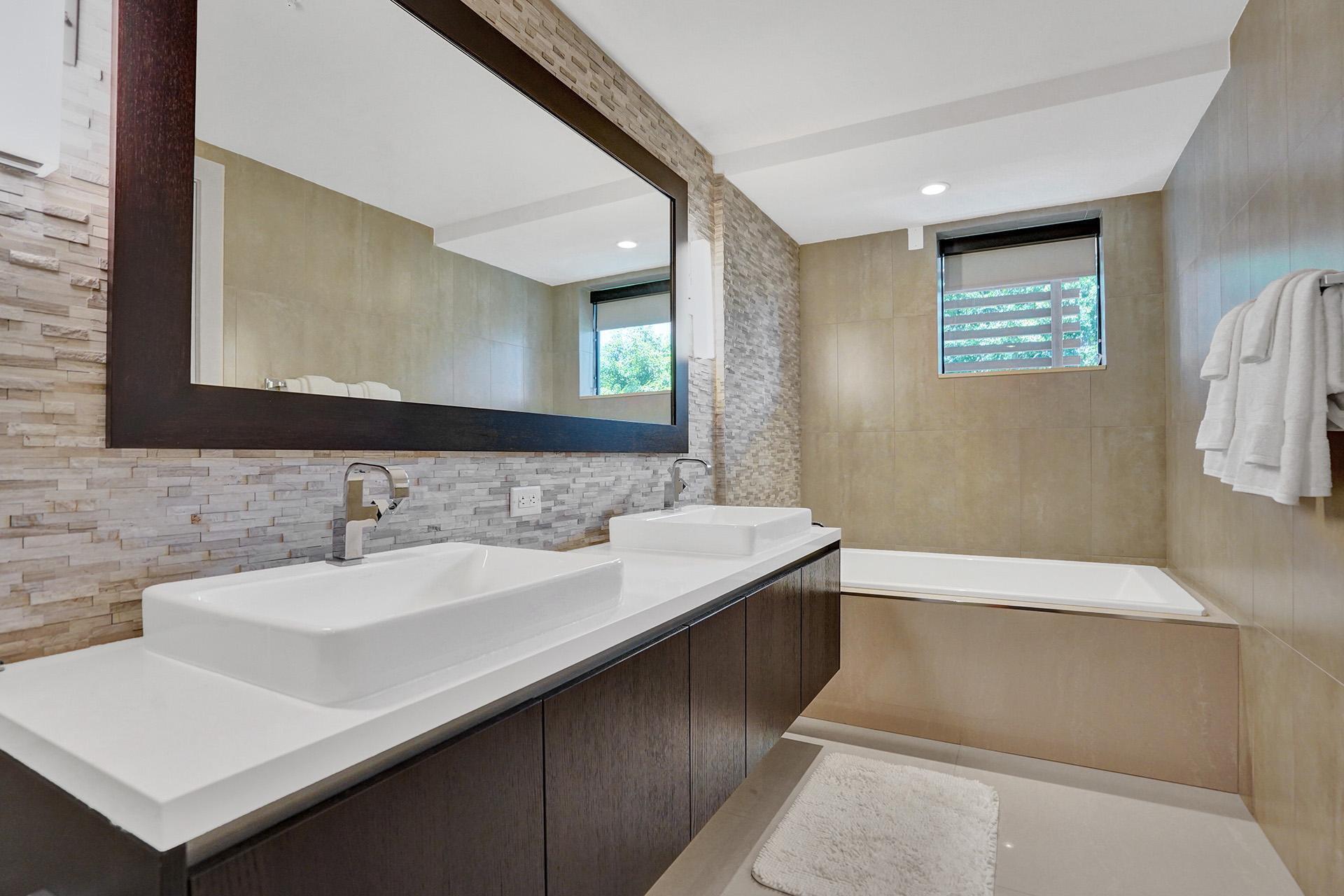 3040 N Ocean #N205, Fort Lauderdale FL 33308