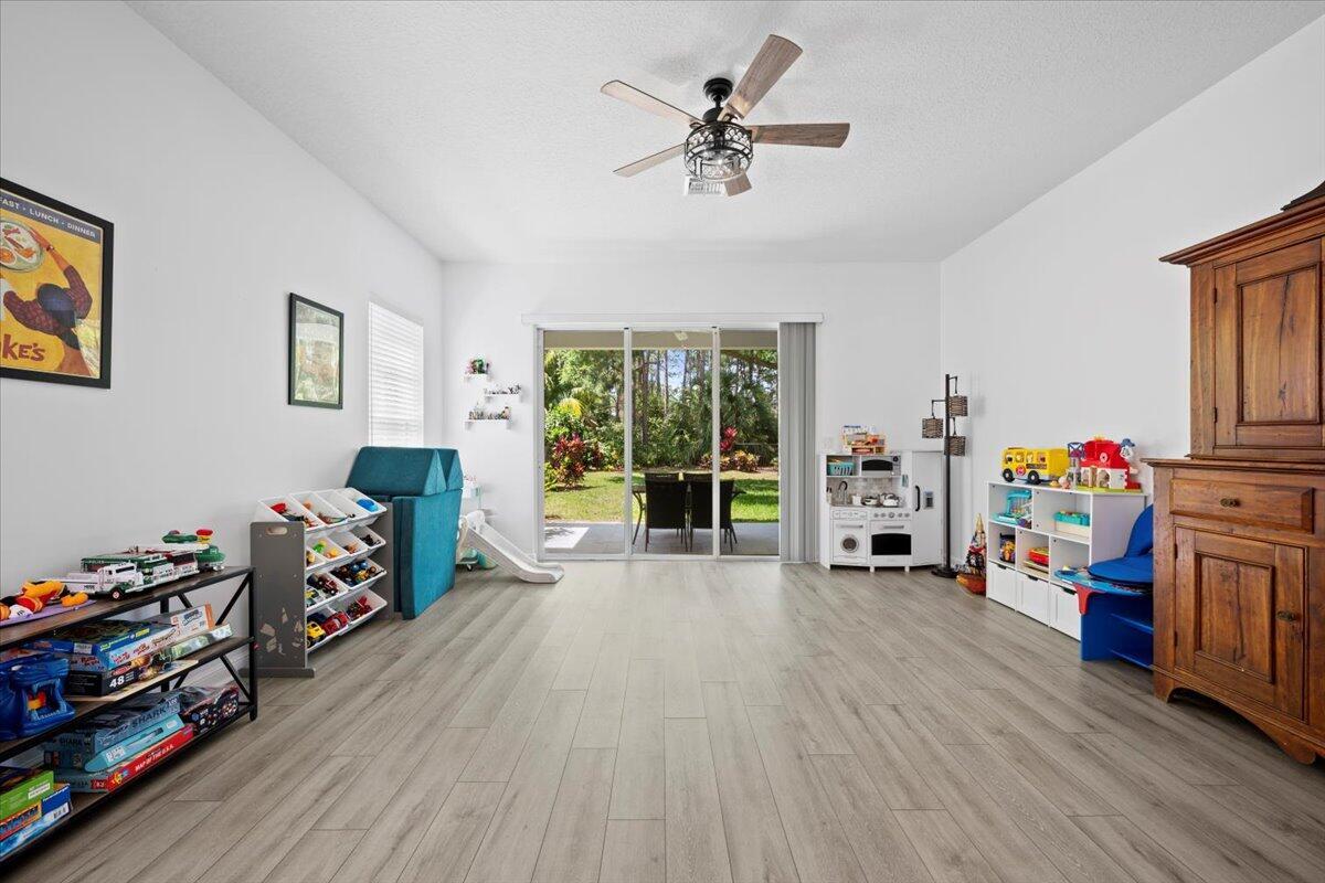 956 Mill Creek, Palm Beach Gardens FL 33410