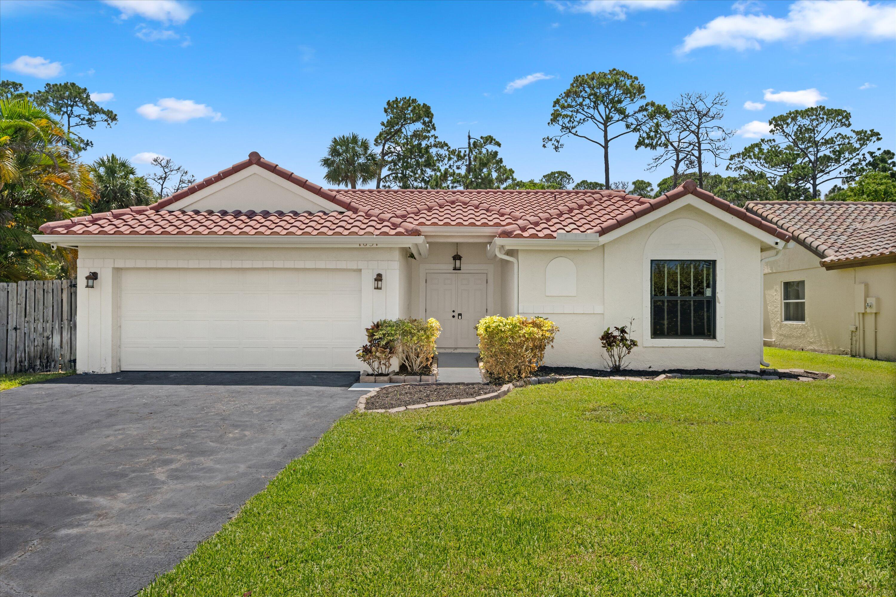 1051 New Parkview, Haverhill FL 33417
