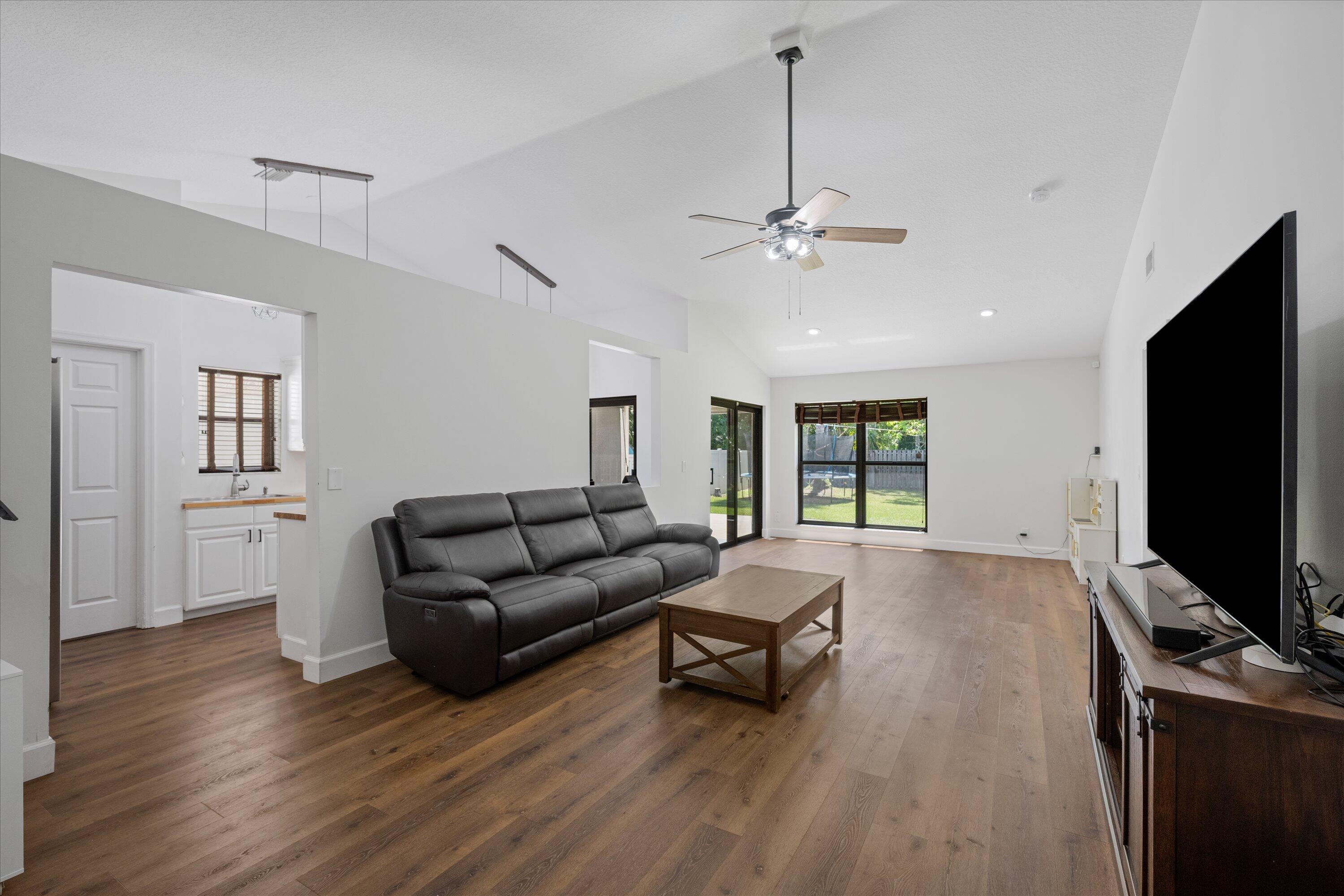 1051 New Parkview, Haverhill FL 33417