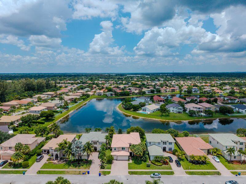 163 Bella Vista, Royal Palm Beach FL 33411