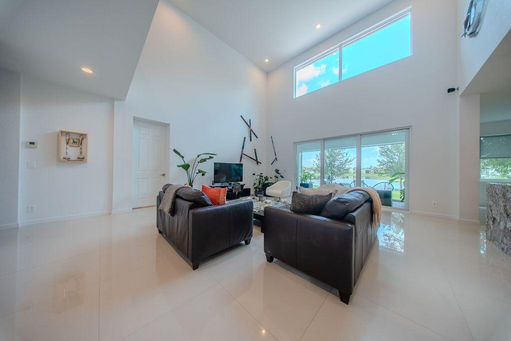 163 Bella Vista, Royal Palm Beach FL 33411