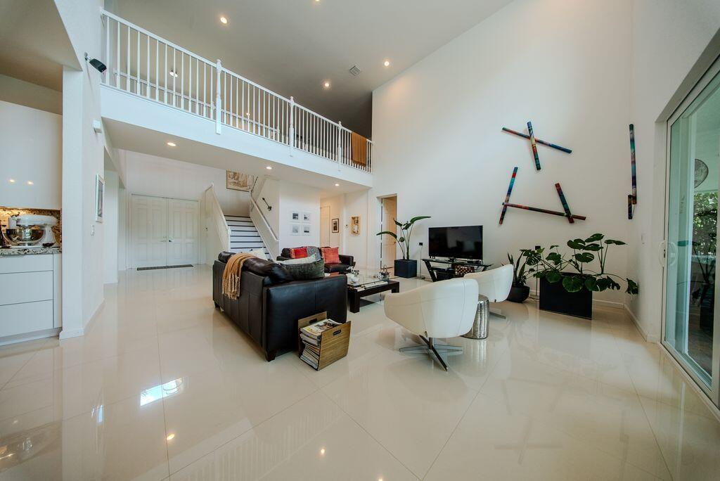 163 Bella Vista, Royal Palm Beach FL 33411