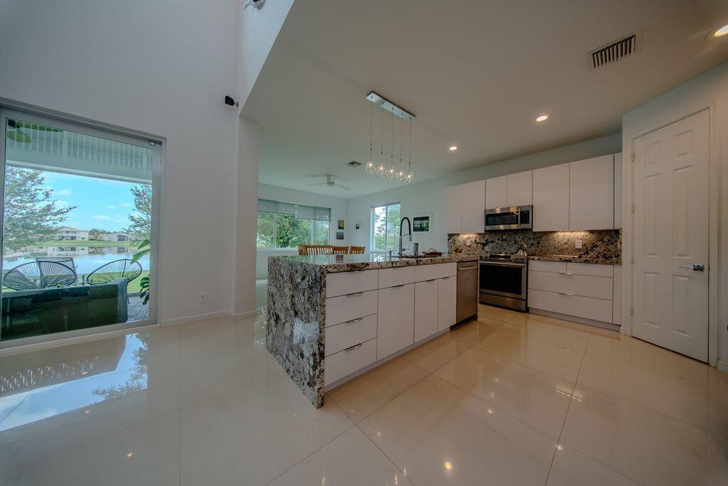 163 Bella Vista, Royal Palm Beach FL 33411