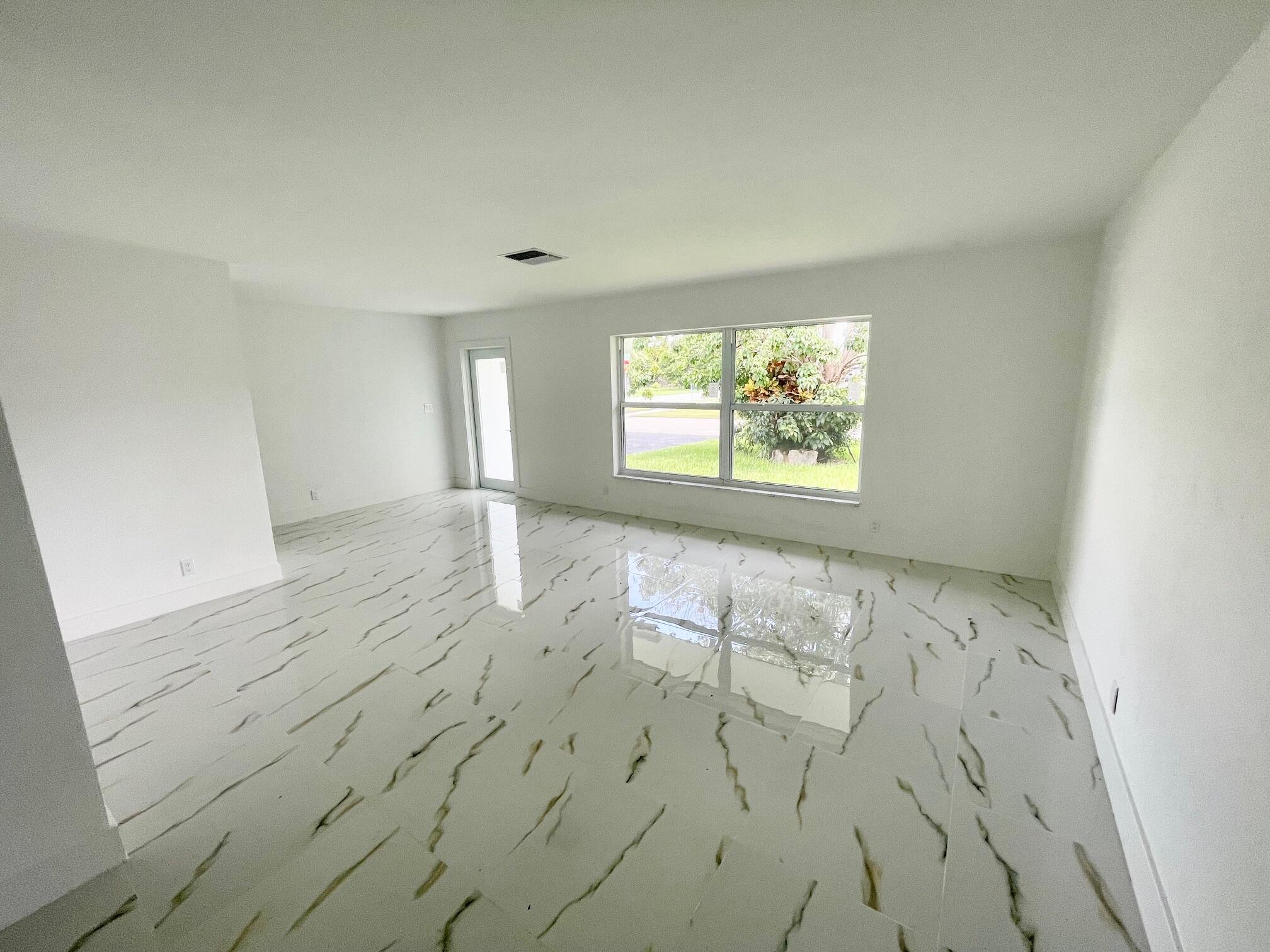 6606 NW 95th, Tamarac FL 33321