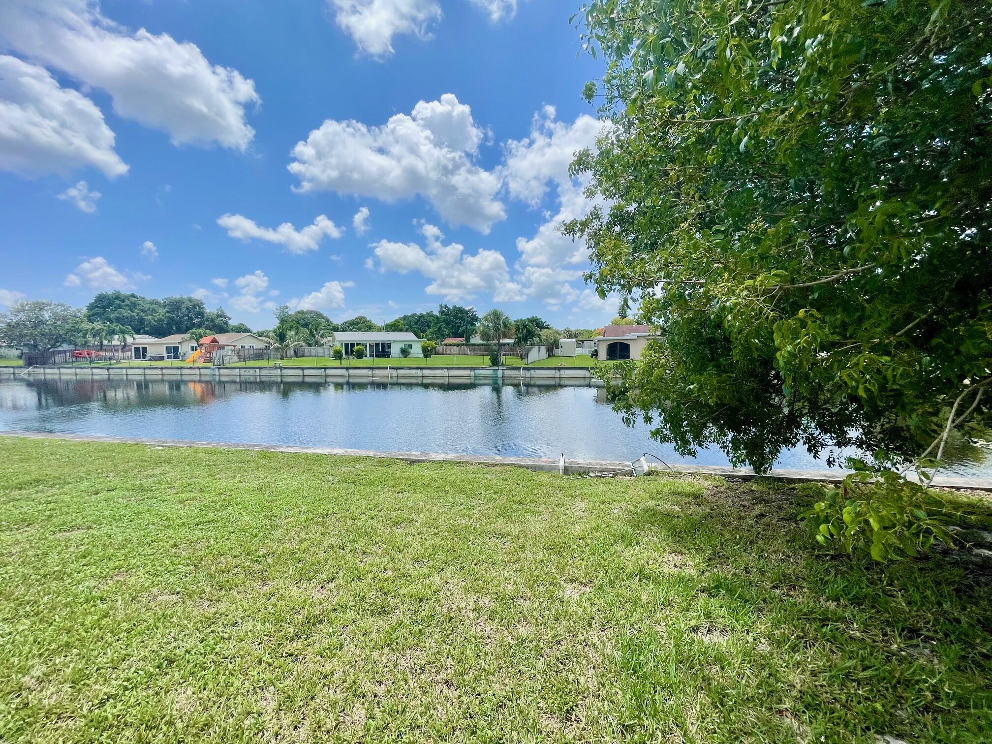 6606 NW 95th, Tamarac FL 33321