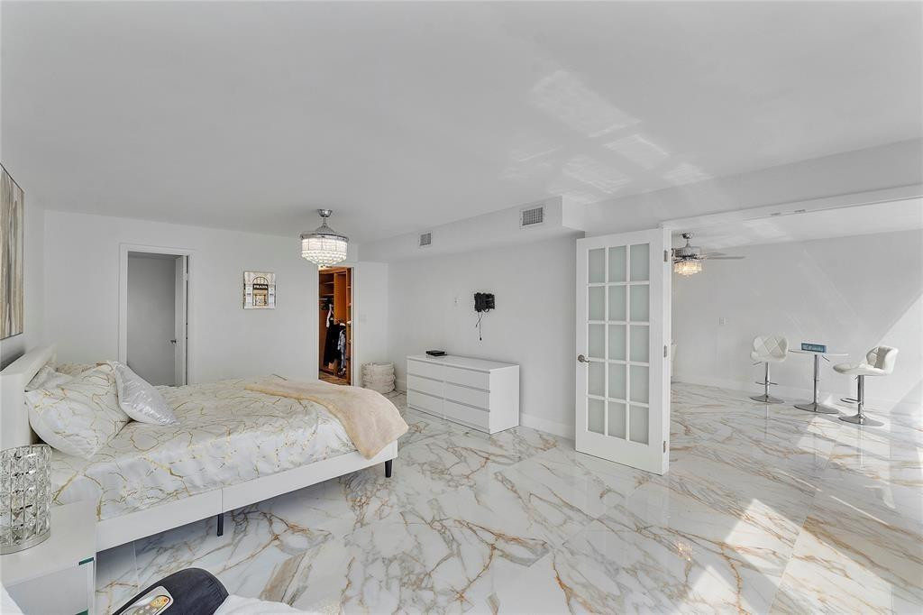 3100 NE 49th #807, Fort Lauderdale FL 33308
