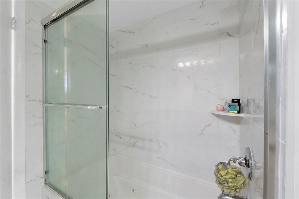 3100 NE 49th #807, Fort Lauderdale FL 33308