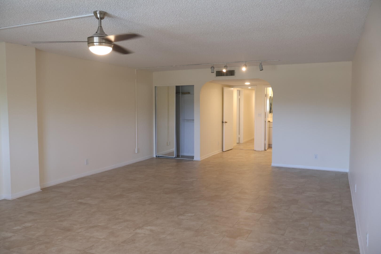 7080 Nova #307b, Davie FL 33317