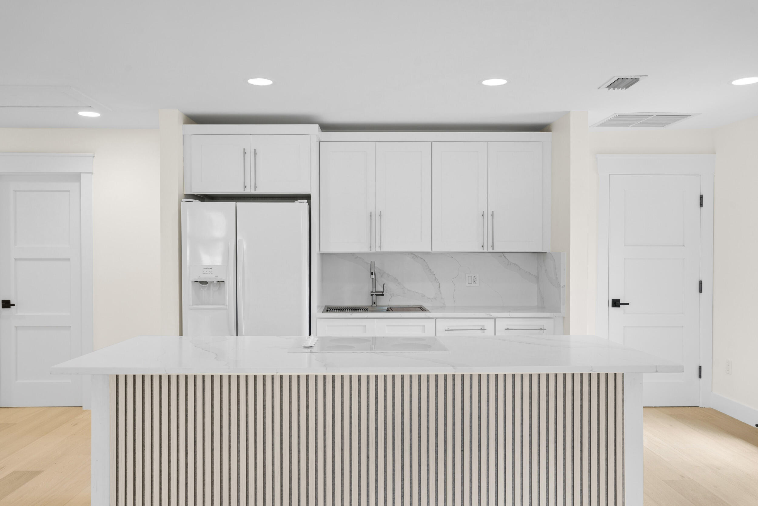 257 E Lakewood, West Palm Beach FL 33405