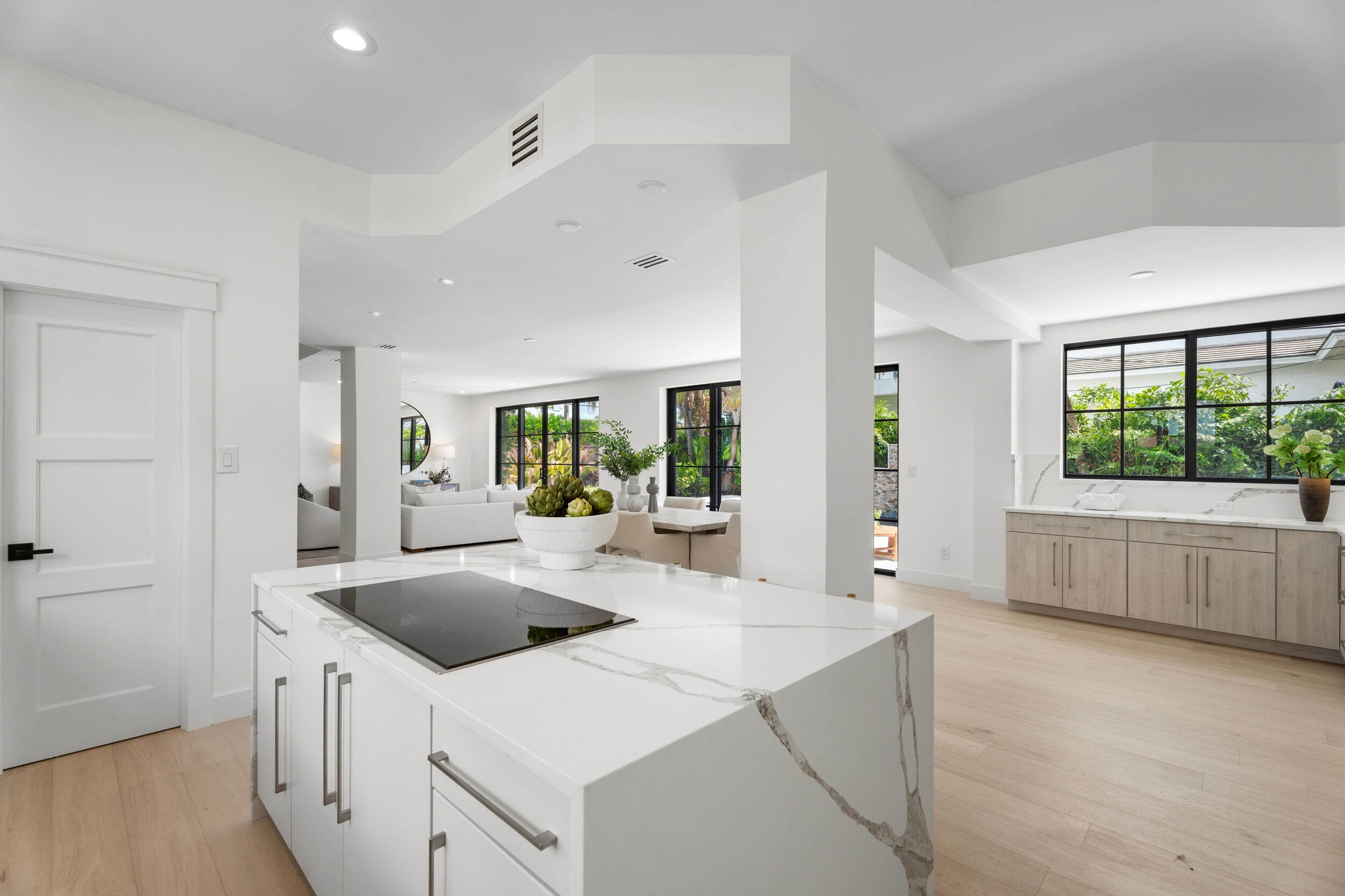 257 E Lakewood, West Palm Beach FL 33405