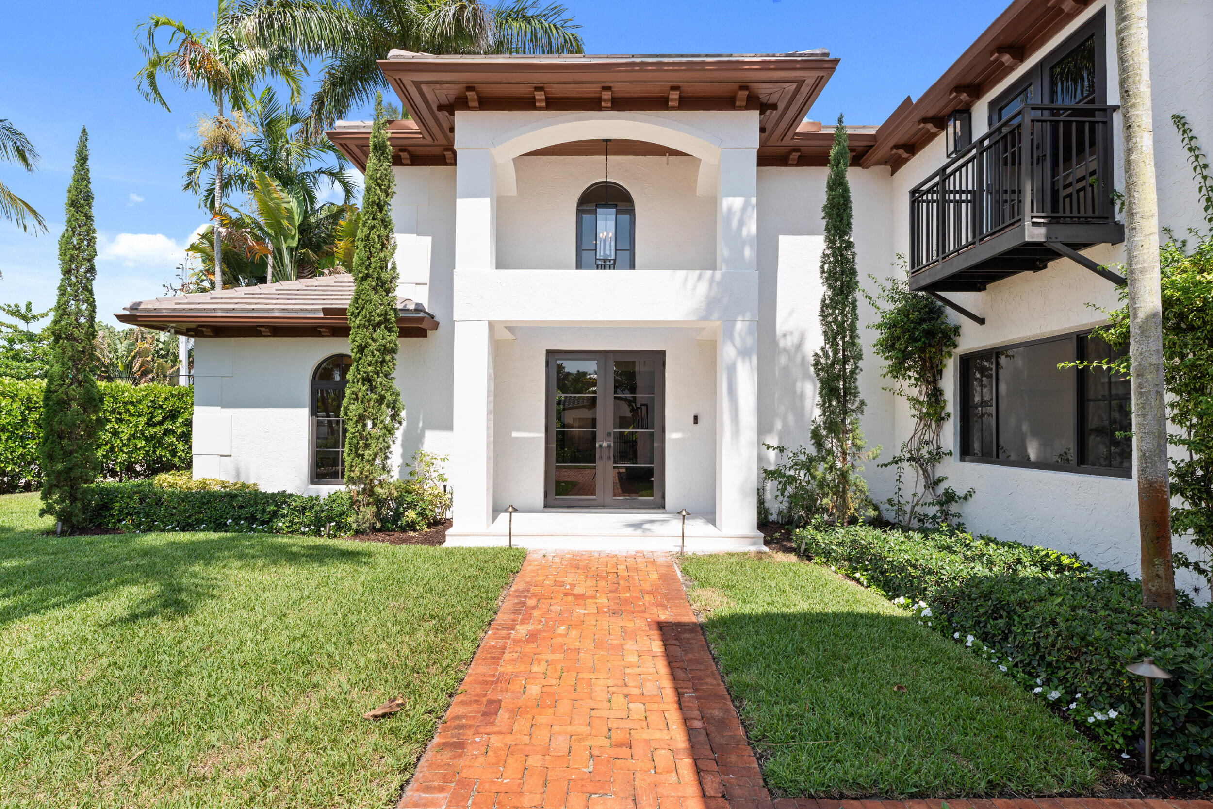 257 E Lakewood, West Palm Beach FL 33405