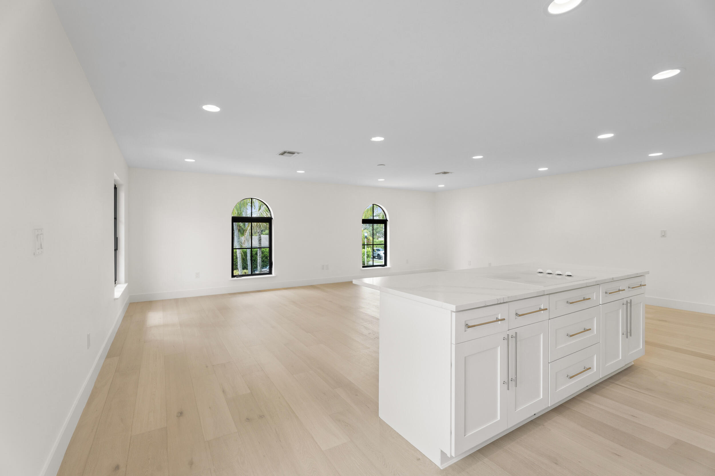 257 E Lakewood, West Palm Beach FL 33405