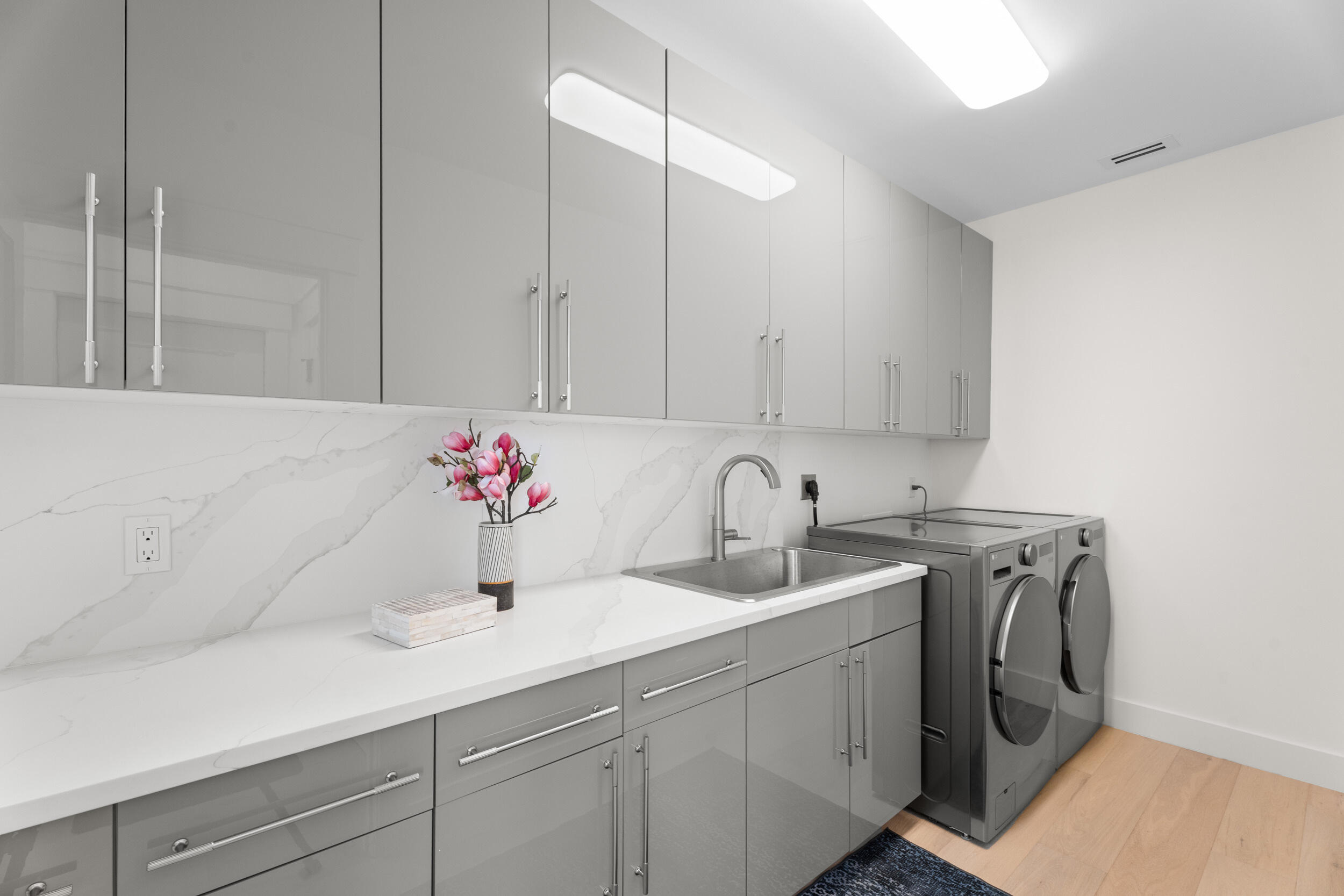 257 E Lakewood, West Palm Beach FL 33405
