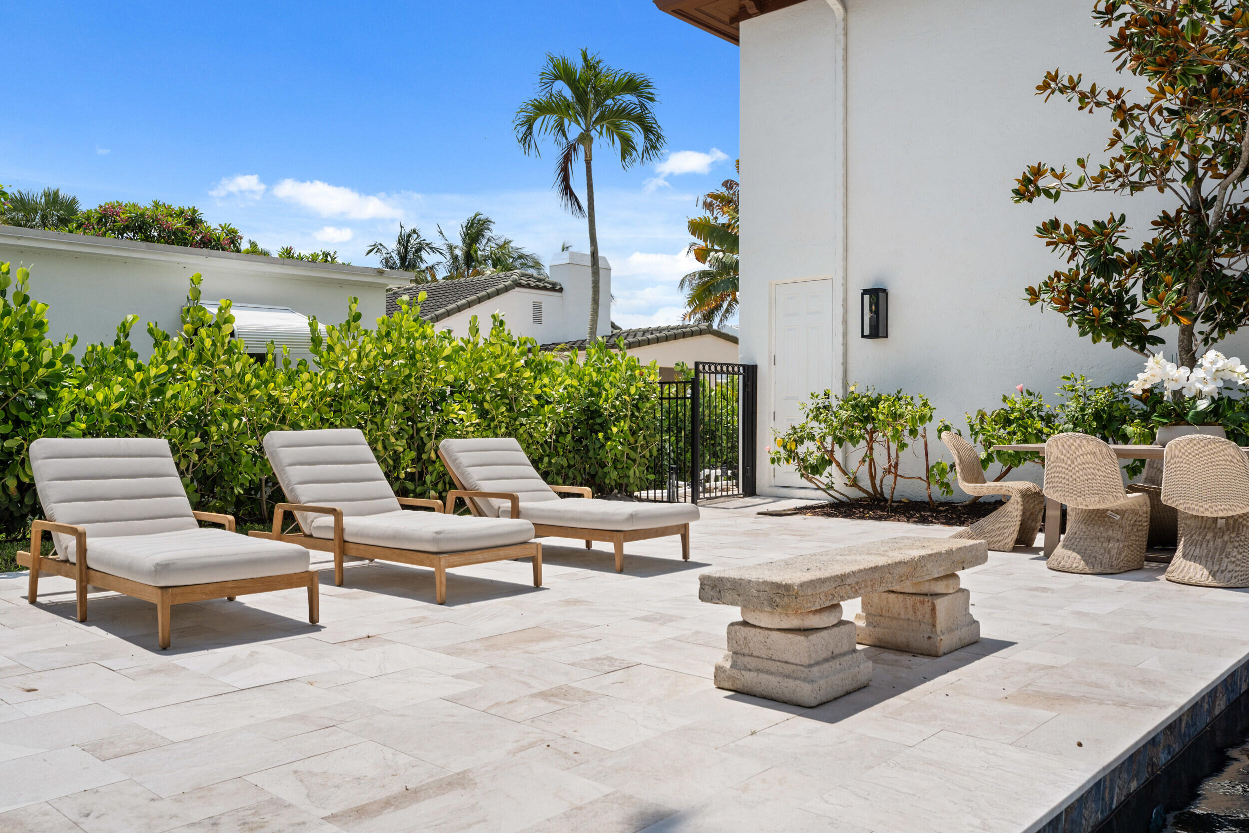 257 E Lakewood, West Palm Beach FL 33405