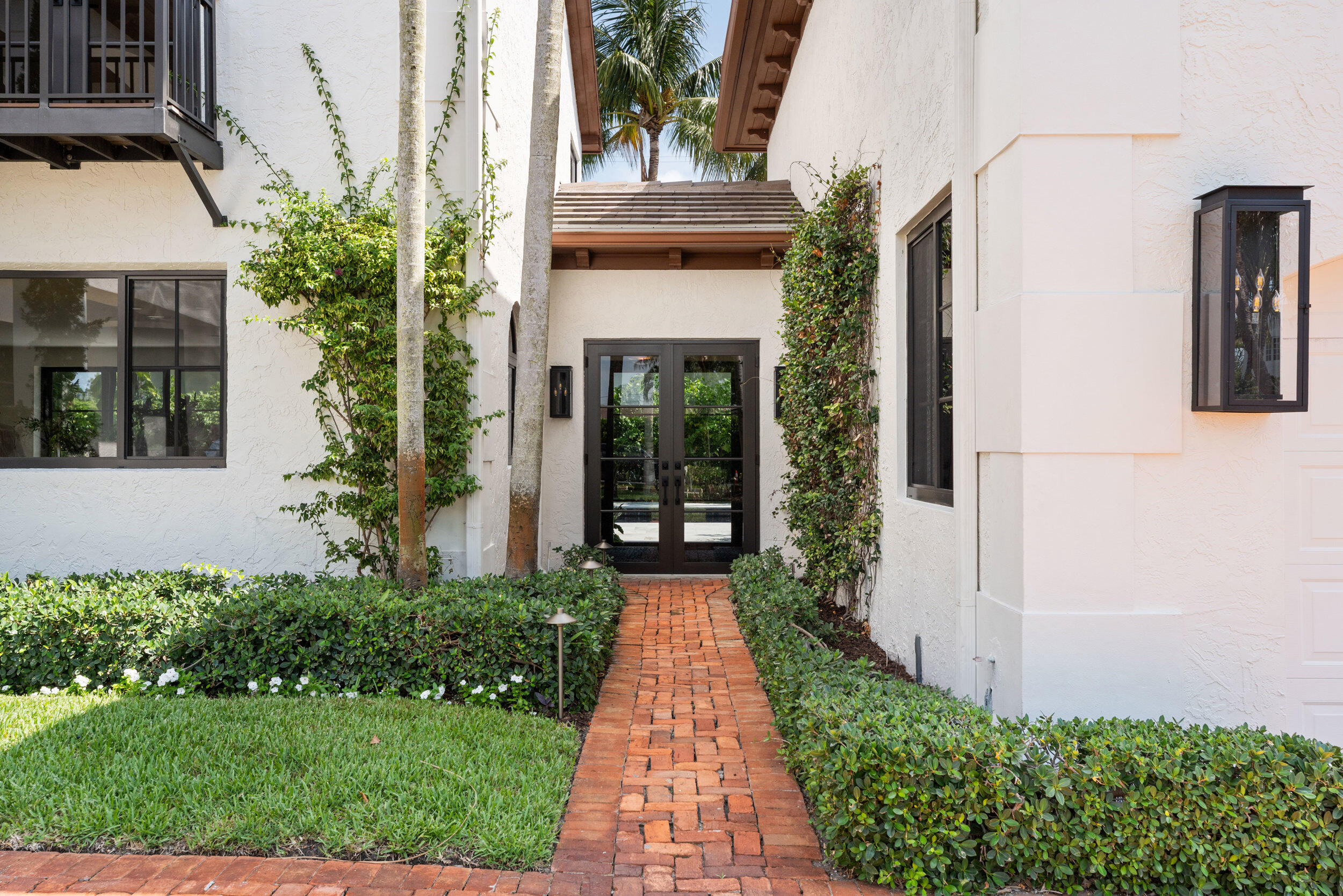 257 E Lakewood, West Palm Beach FL 33405