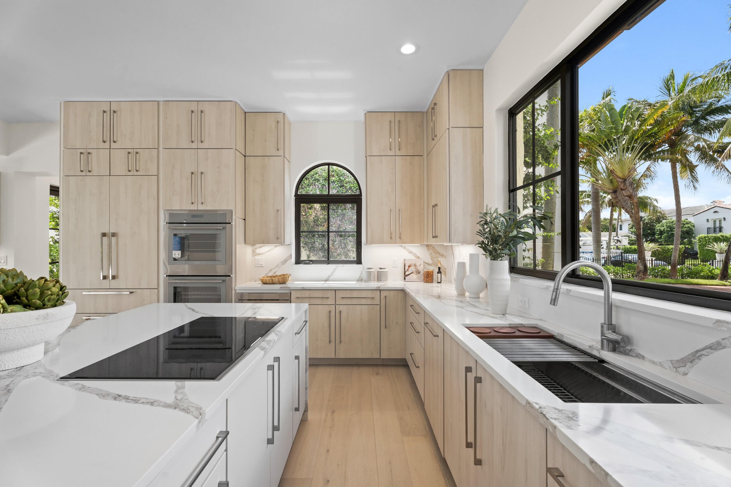 257 E Lakewood, West Palm Beach FL 33405