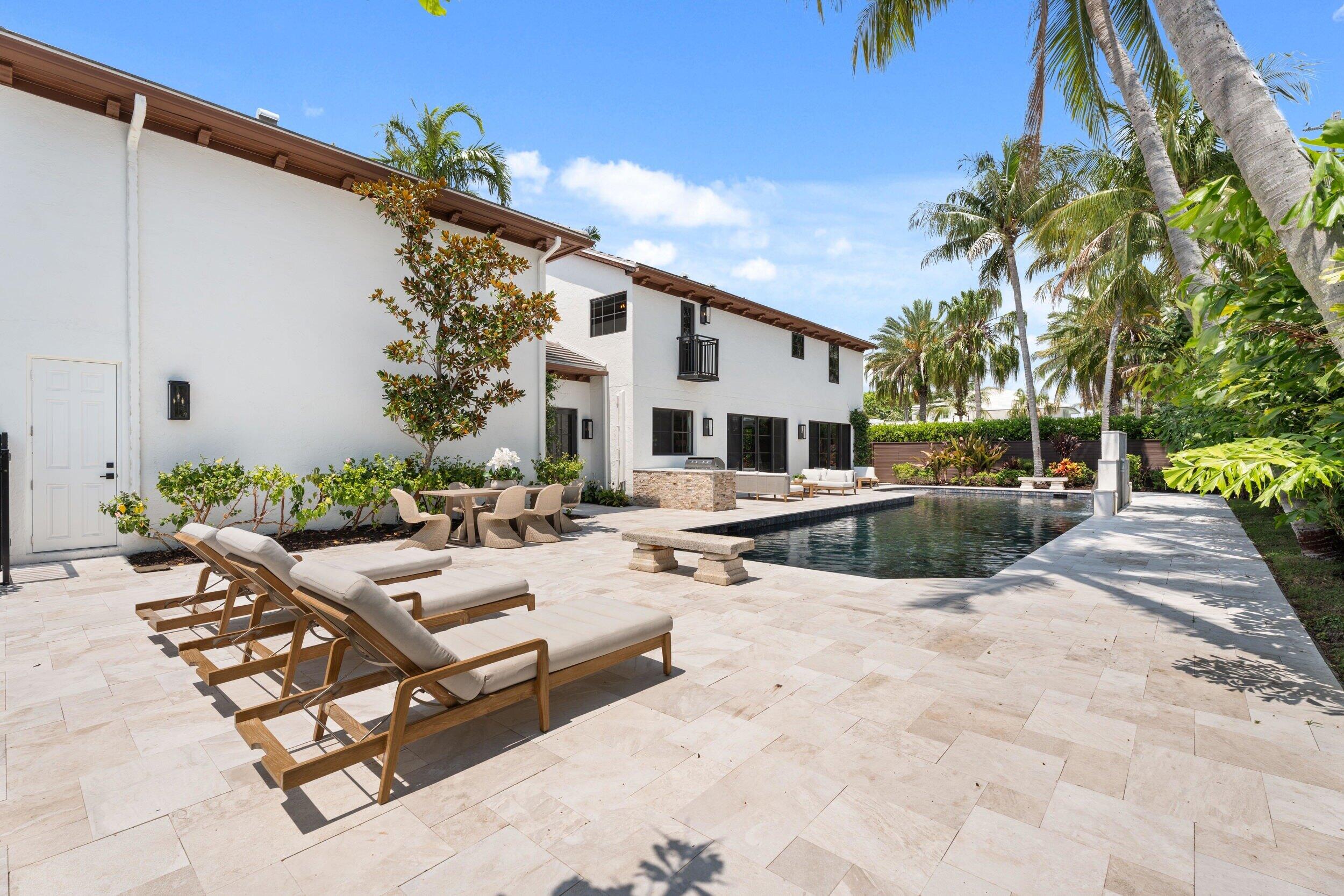 257 E Lakewood, West Palm Beach FL 33405