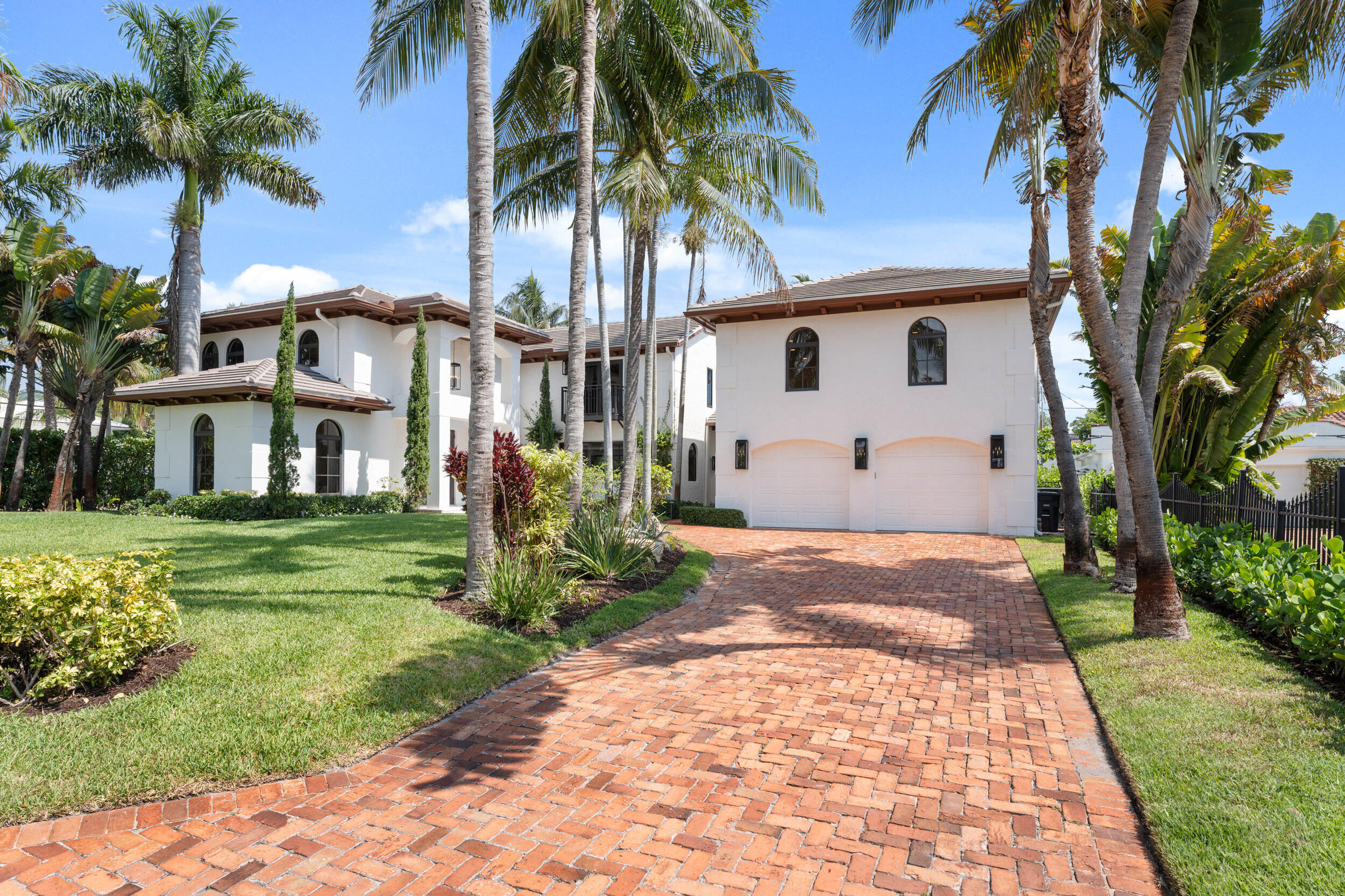 257 E Lakewood, West Palm Beach FL 33405