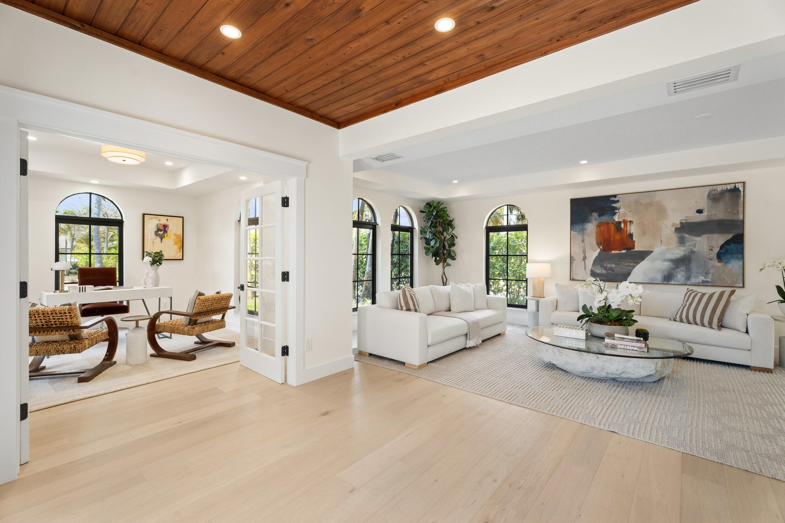 257 E Lakewood, West Palm Beach FL 33405