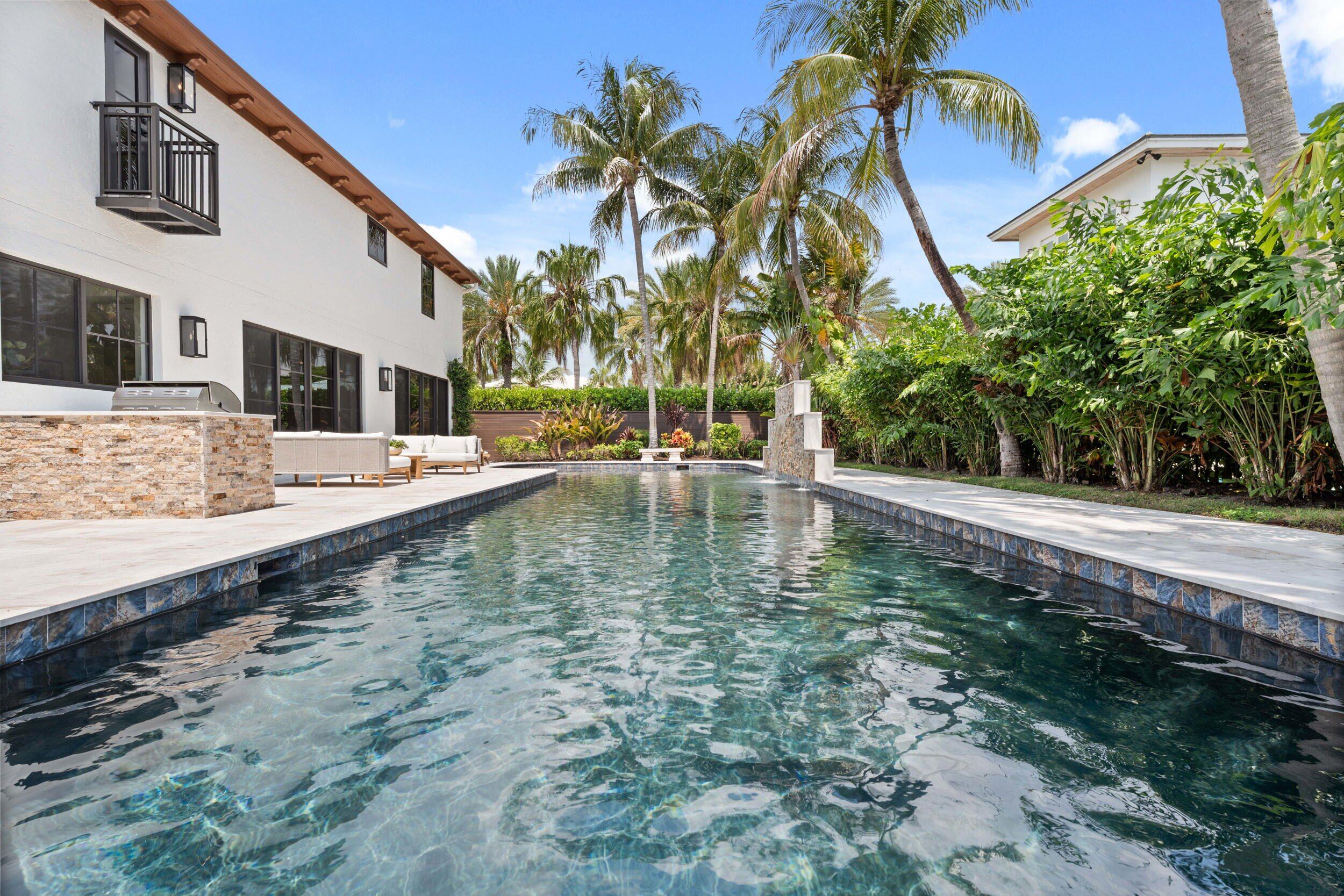 257 E Lakewood, West Palm Beach FL 33405