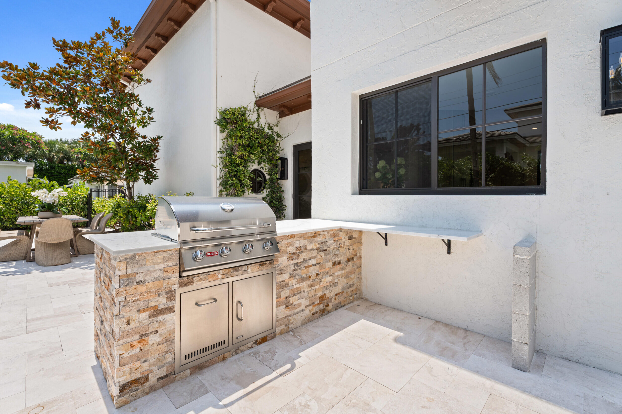 257 E Lakewood, West Palm Beach FL 33405