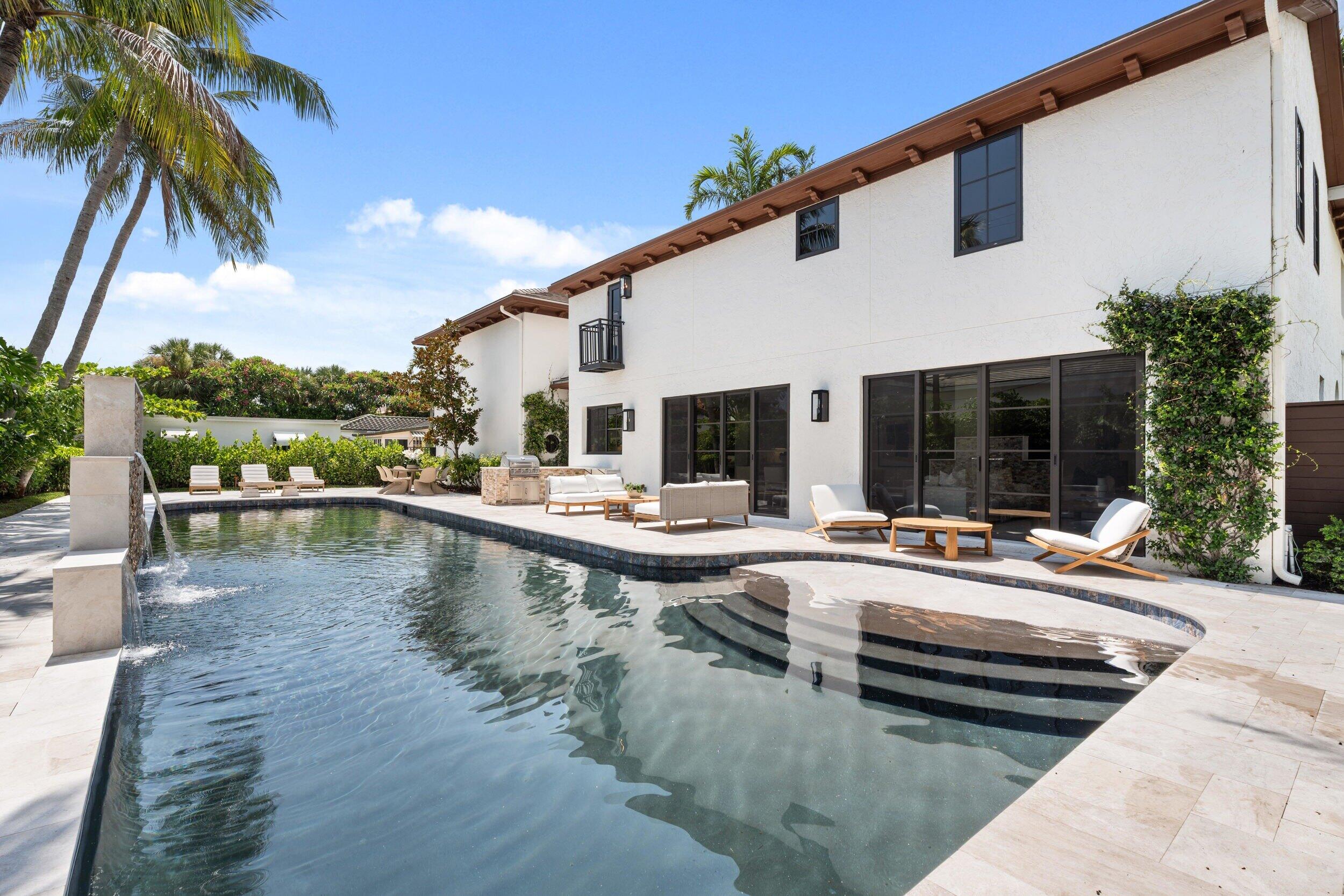 257 E Lakewood, West Palm Beach FL 33405