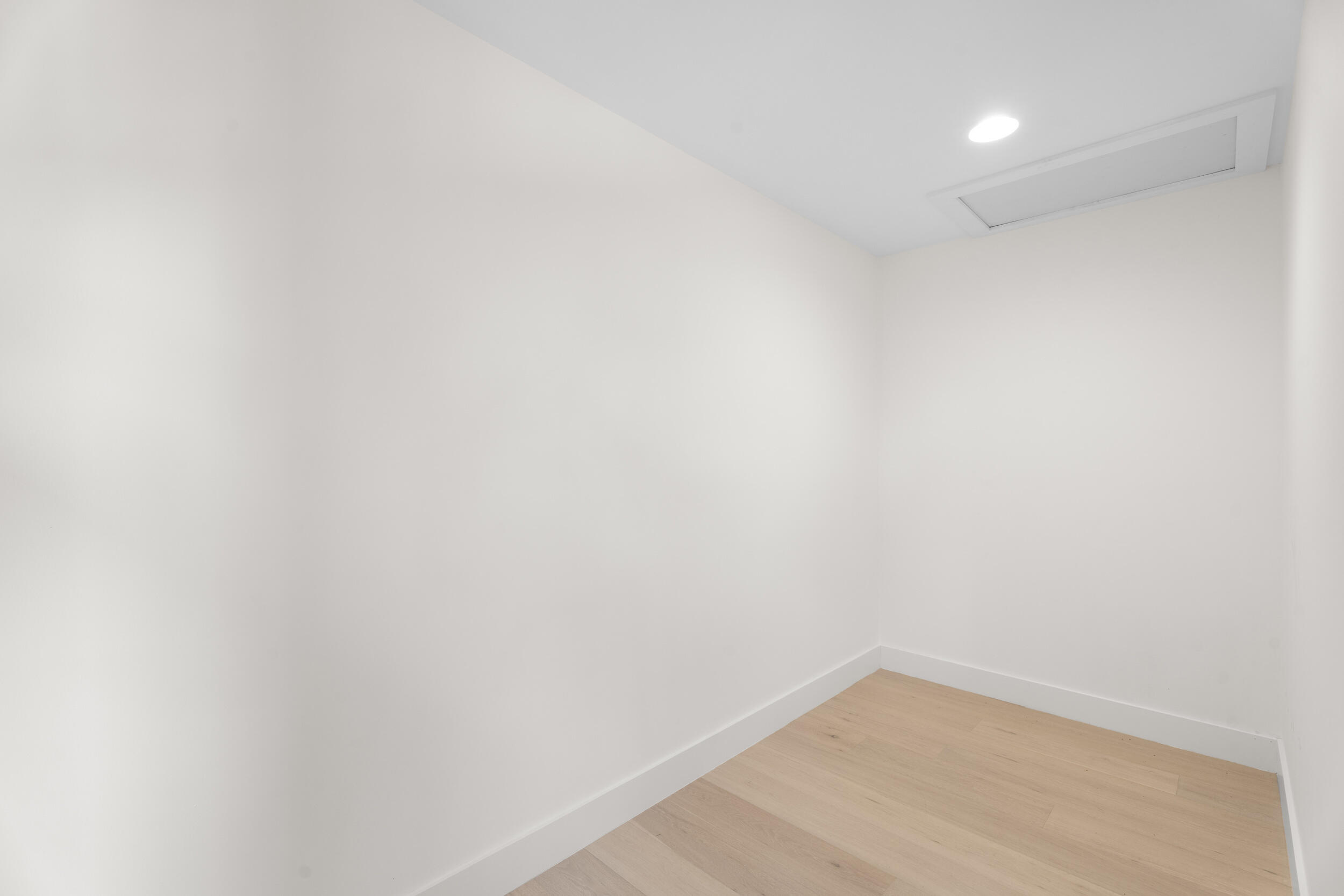 257 E Lakewood, West Palm Beach FL 33405