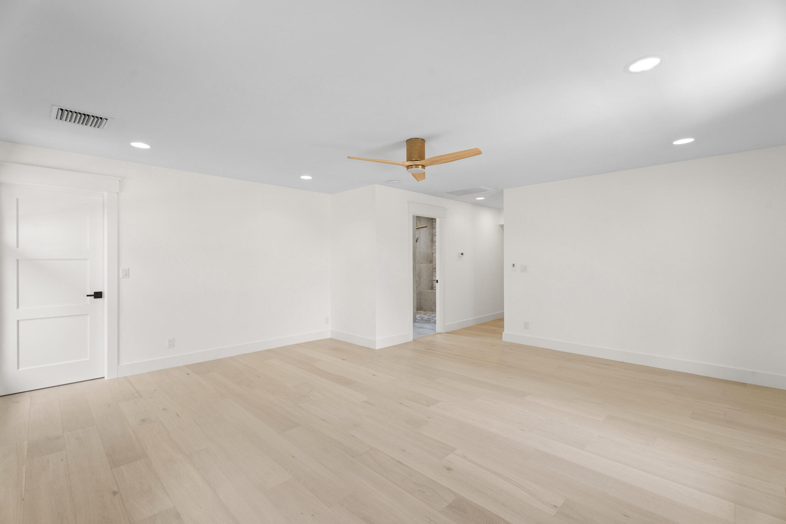 257 E Lakewood, West Palm Beach FL 33405