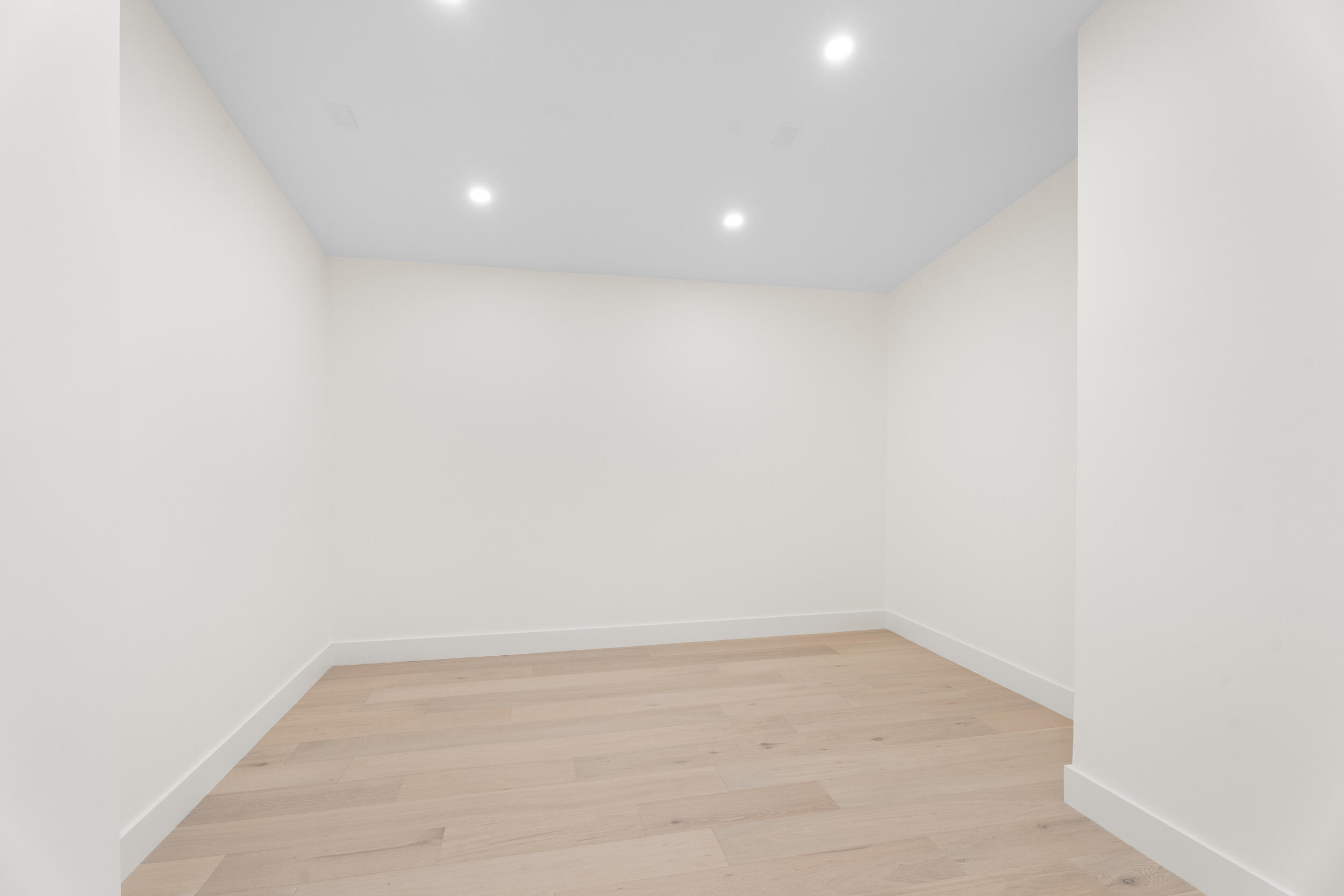 257 E Lakewood, West Palm Beach FL 33405