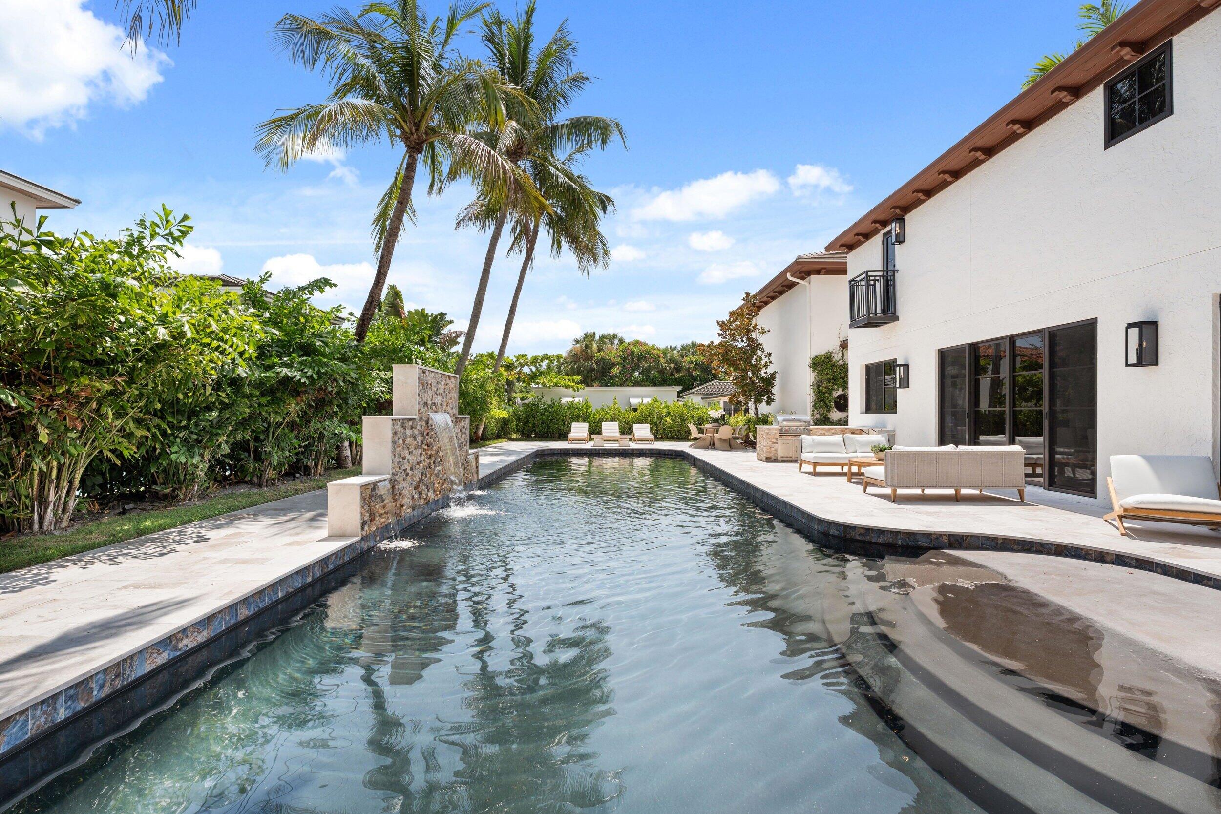 257 E Lakewood, West Palm Beach FL 33405