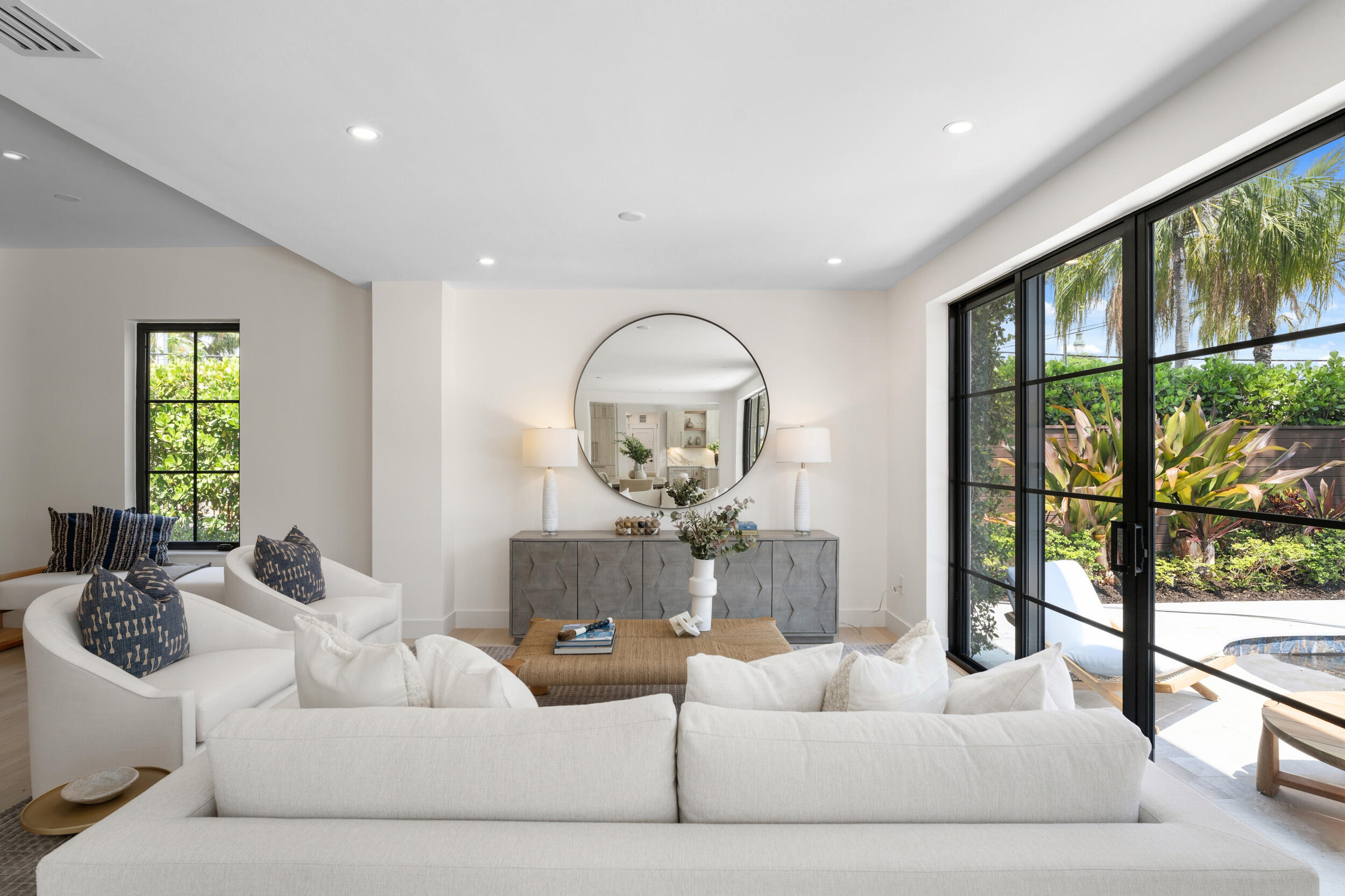 257 E Lakewood, West Palm Beach FL 33405