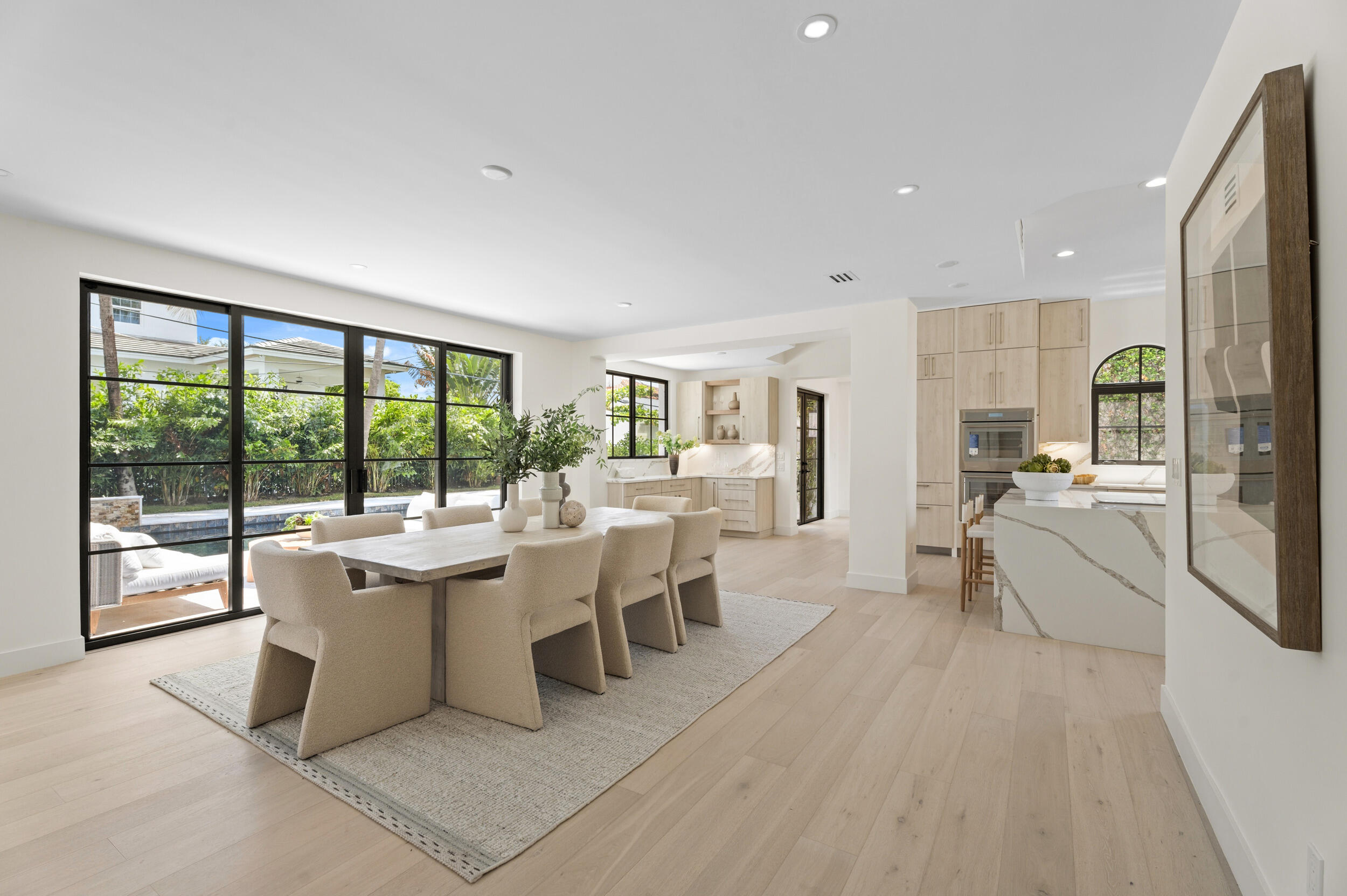 257 E Lakewood, West Palm Beach FL 33405