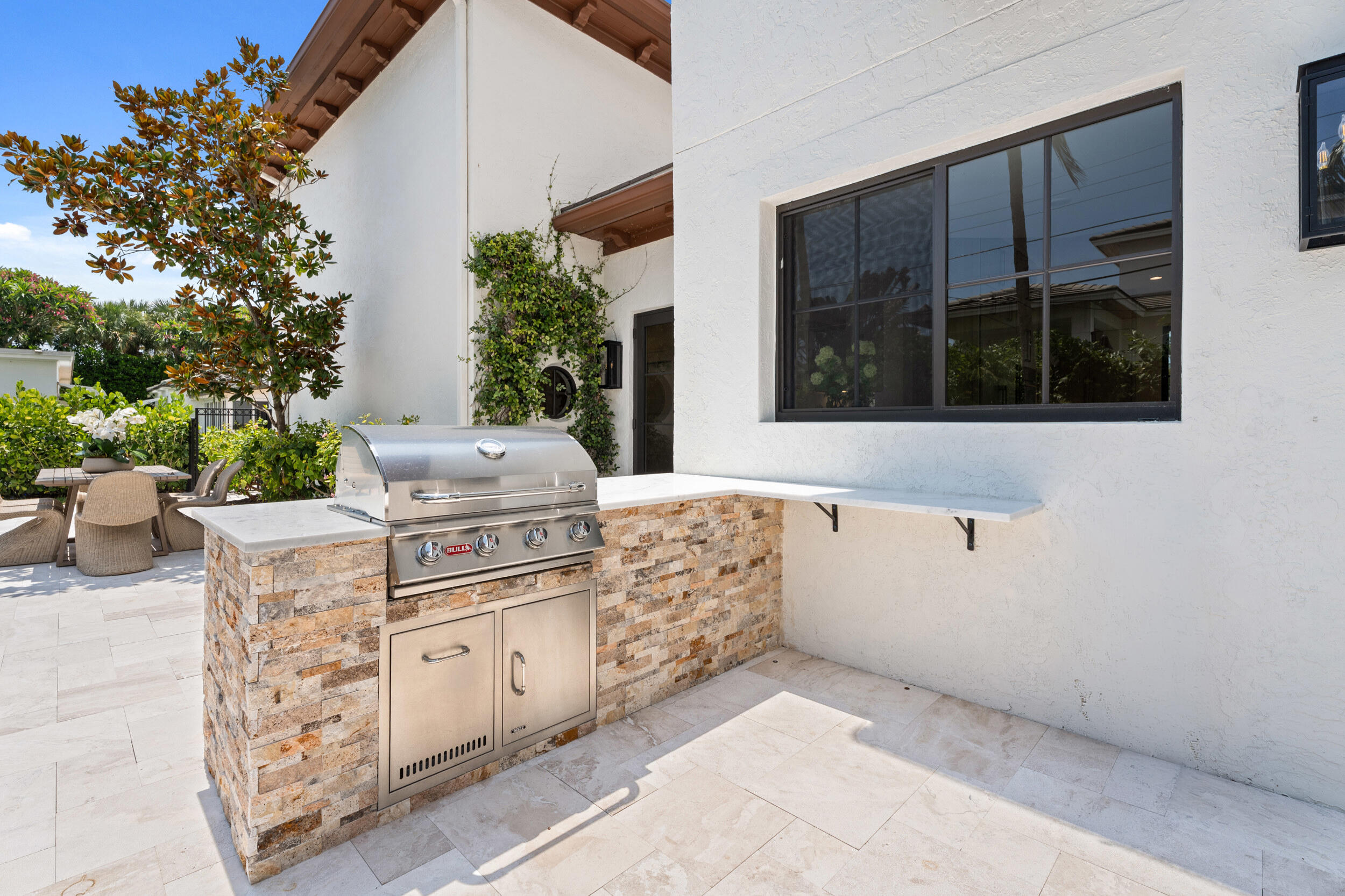 257 E Lakewood, West Palm Beach FL 33405