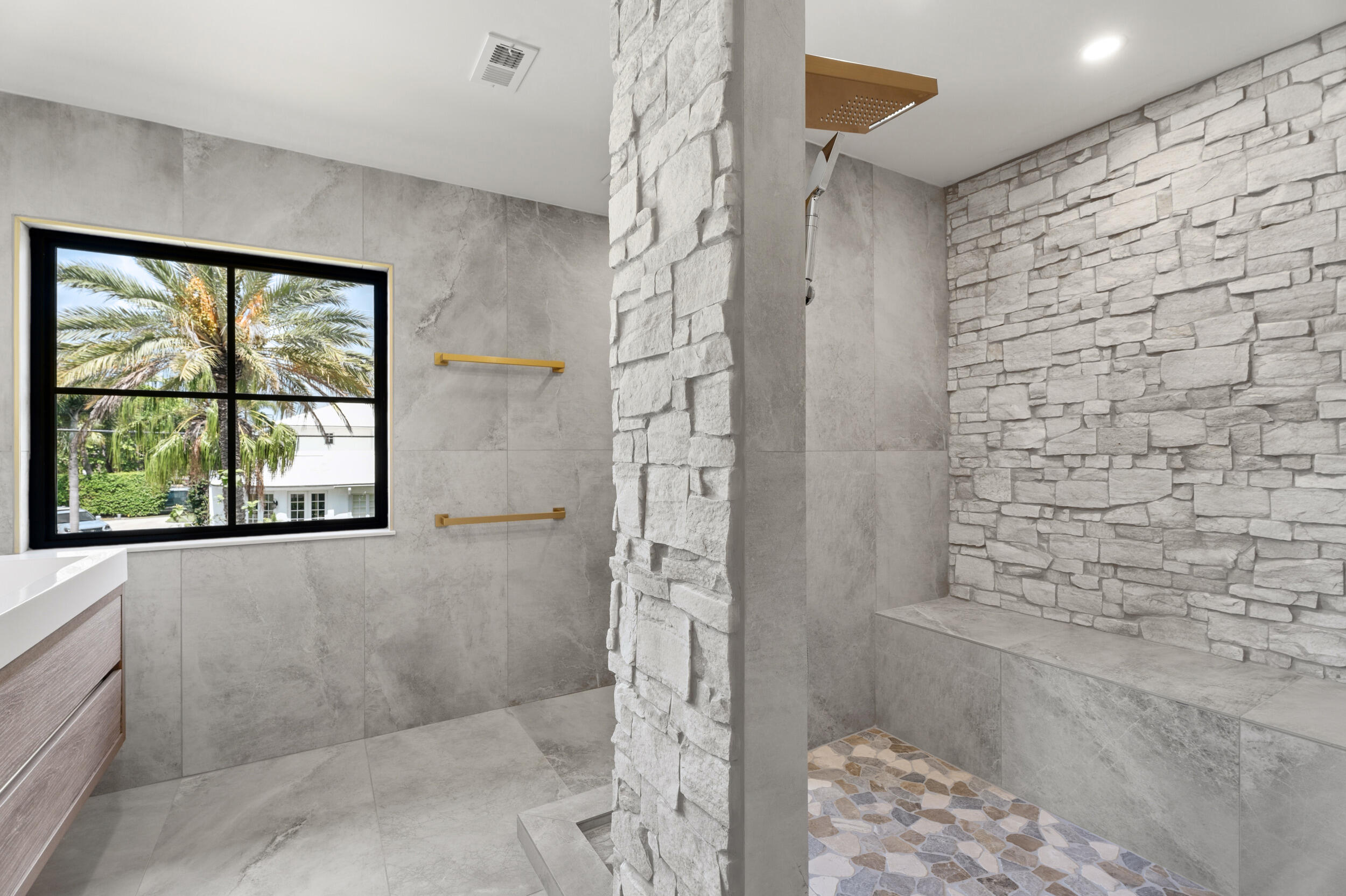 257 E Lakewood, West Palm Beach FL 33405