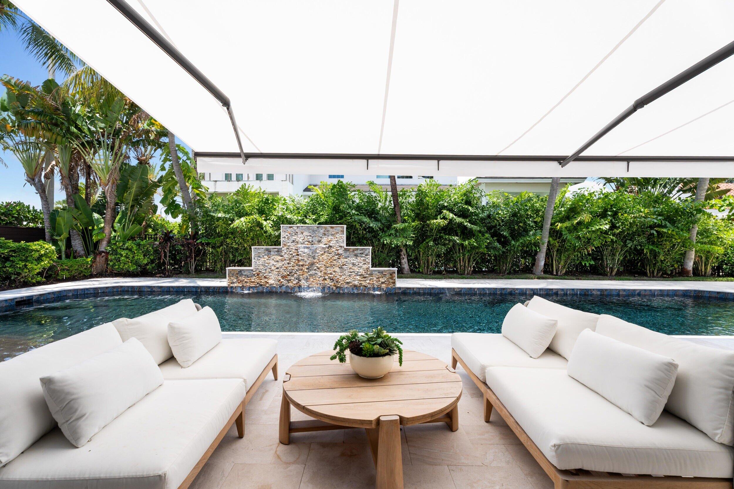 257 E Lakewood, West Palm Beach FL 33405