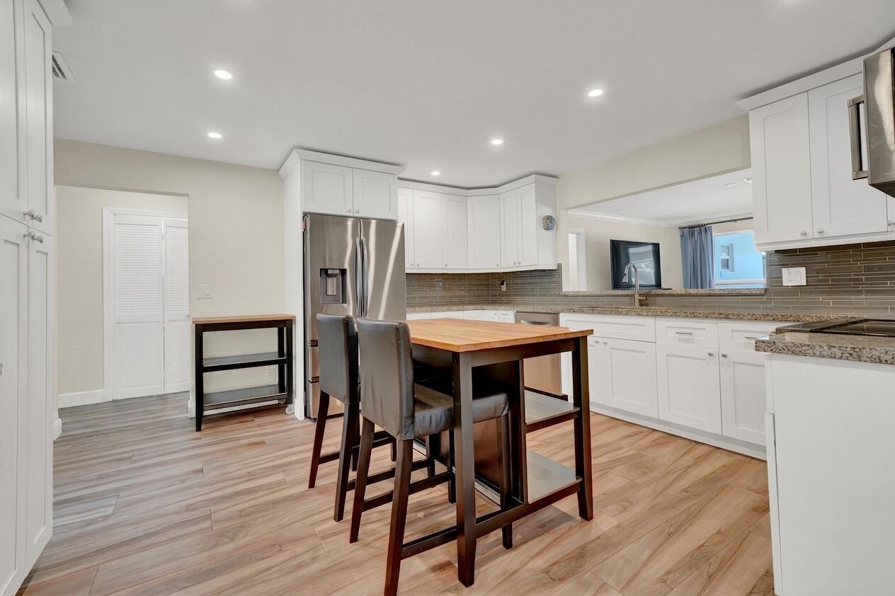 341 Glenbrook, Atlantis FL 33462