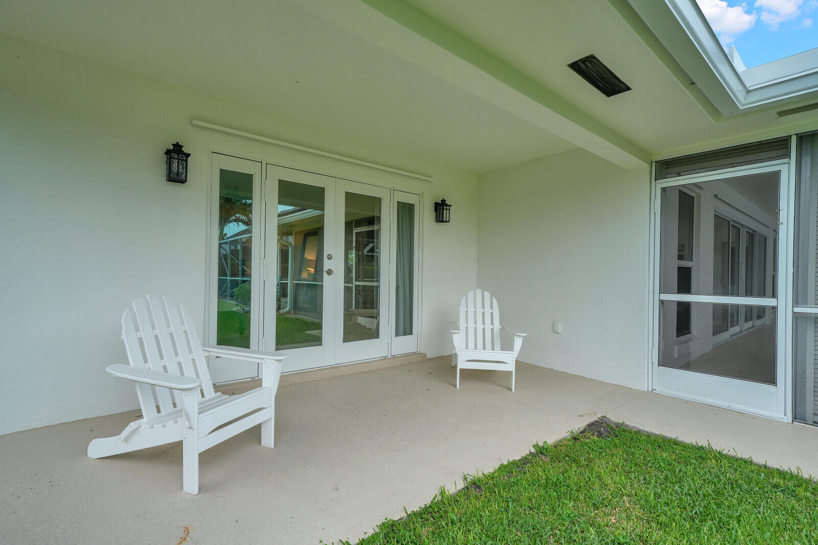 341 Glenbrook, Atlantis FL 33462